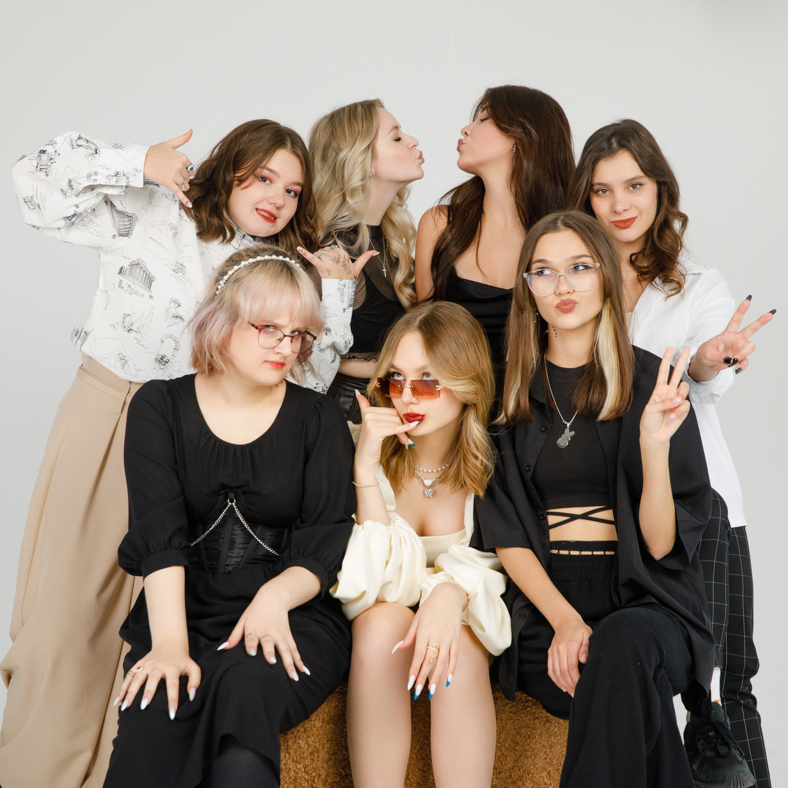 11 Г М ШКОЛА 1601. Выпускные альбомы в Москве FOTOVMESTE