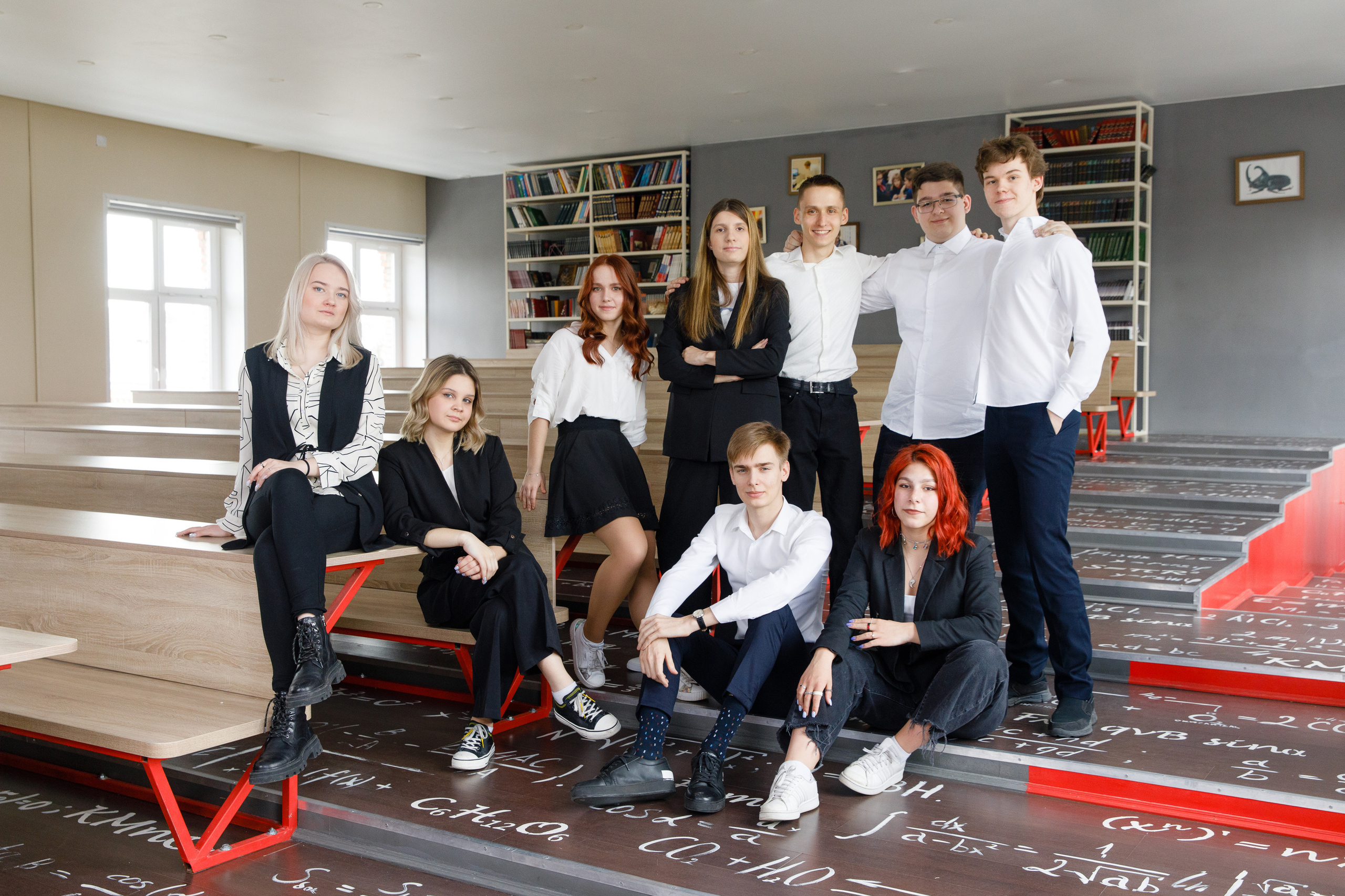 11 Д курчатовская школа Выпуск 2022. Выпускные альбомы в Москве FOTOVMESTE