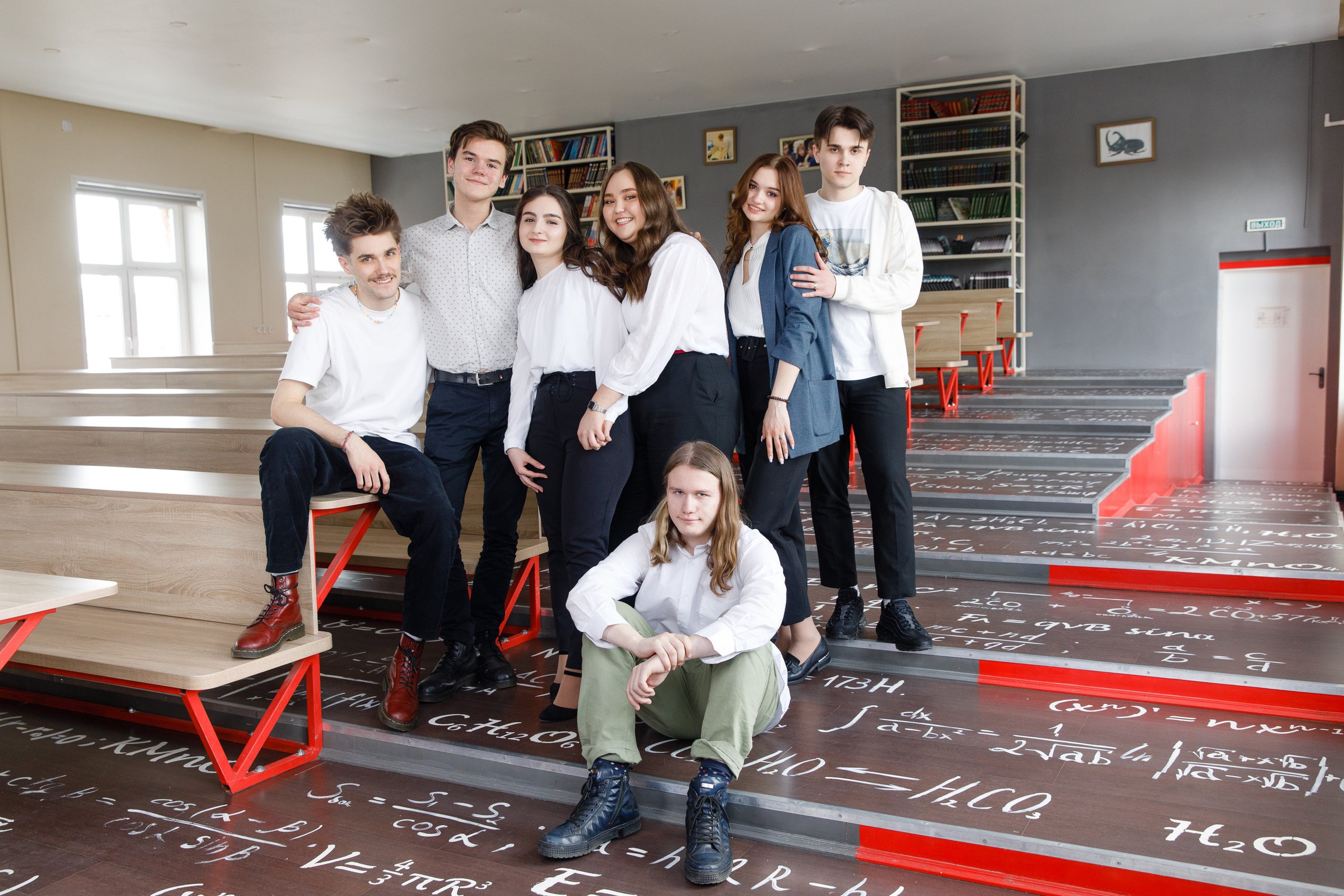 11 Д курчатовская школа Выпуск 2022. Выпускные альбомы в Москве FOTOVMESTE