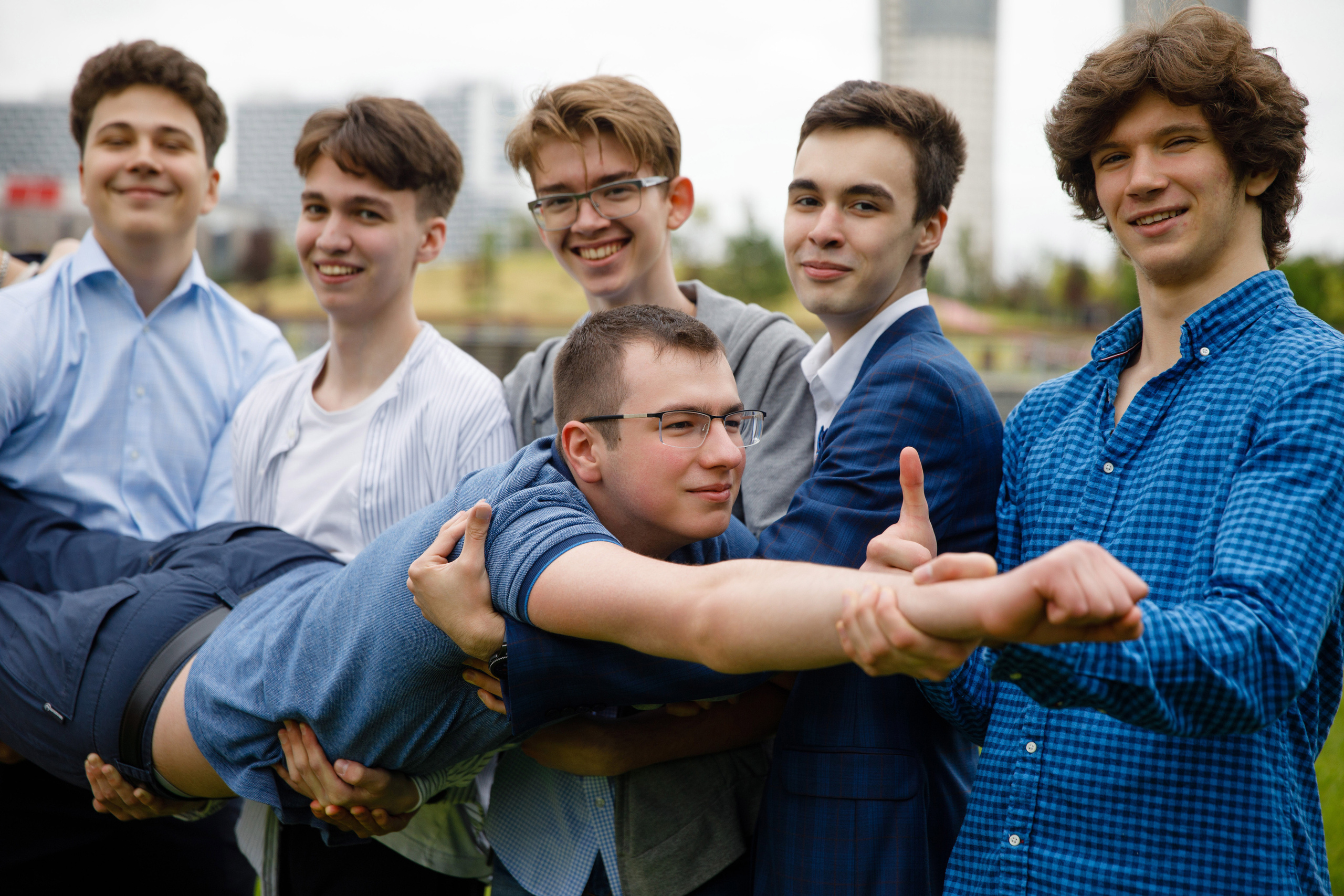 ФОТОСЕССИЯ НА ХОДЫНКЕ. Выпускные альбомы в Москве FOTOVMESTE