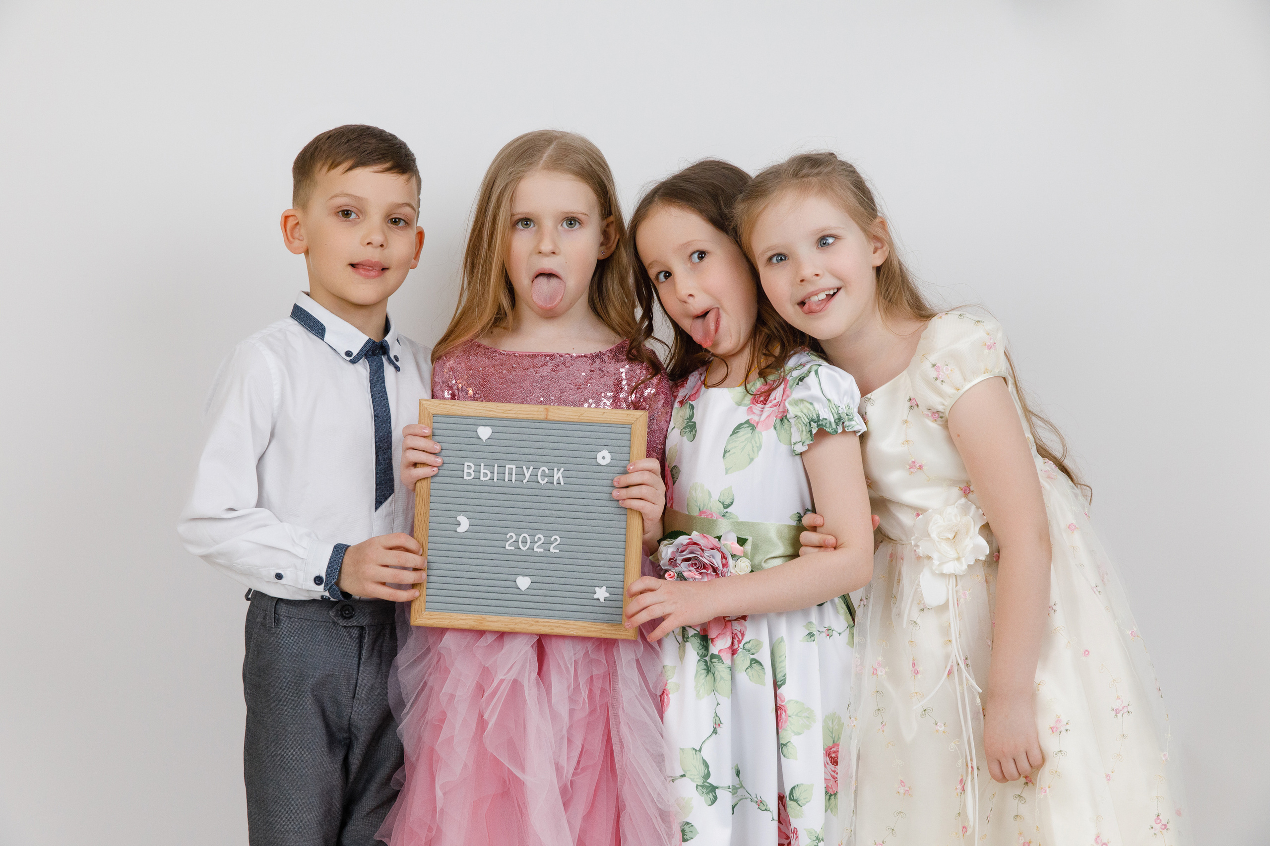 ГРУППОВЫЕ ФОТОГРАФИИ. Выпускные альбомы в Москве FOTOVMESTE