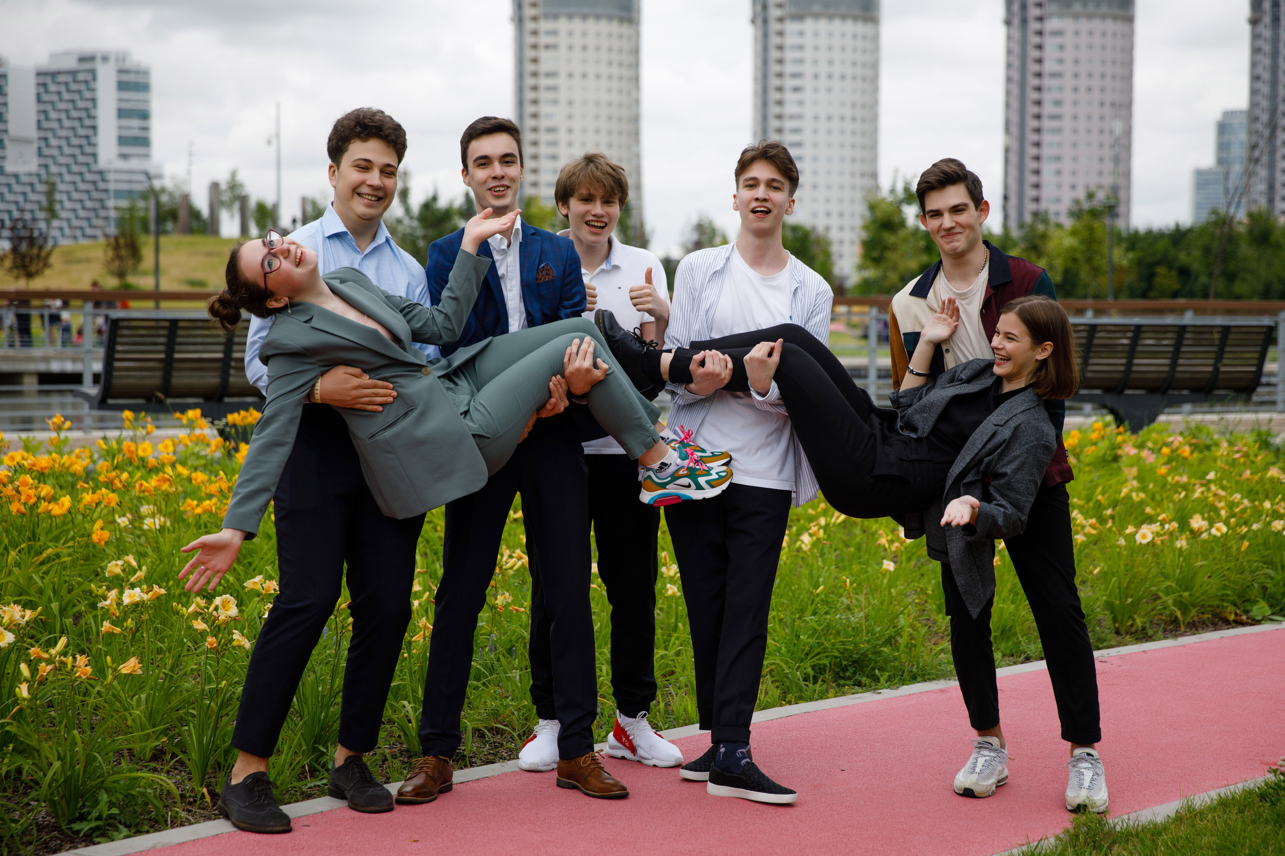 ФОТОСЕССИЯ НА ХОДЫНКЕ. Выпускные альбомы в Москве FOTOVMESTE