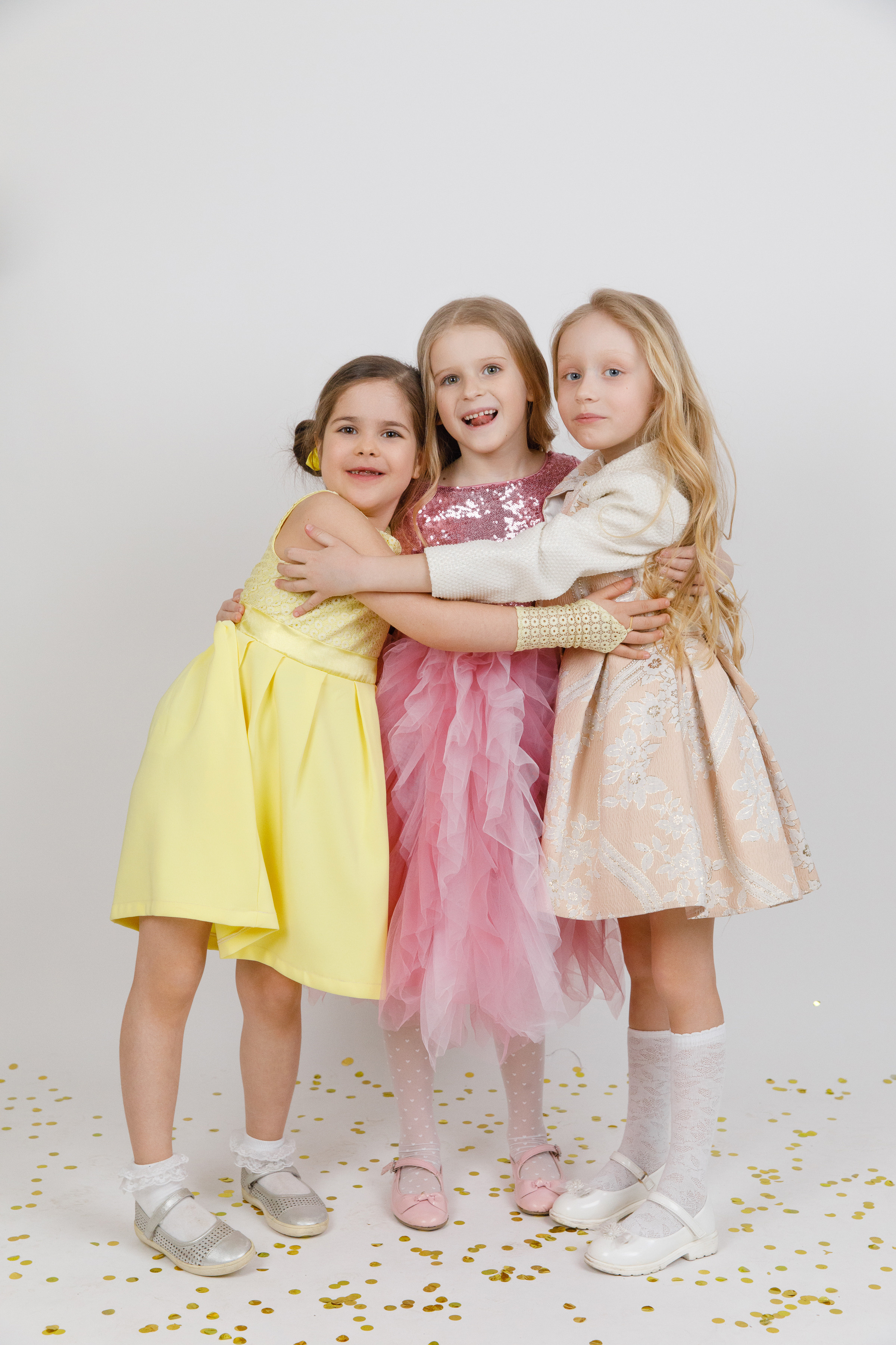 ГРУППОВЫЕ ФОТОГРАФИИ. Выпускные альбомы в Москве FOTOVMESTE