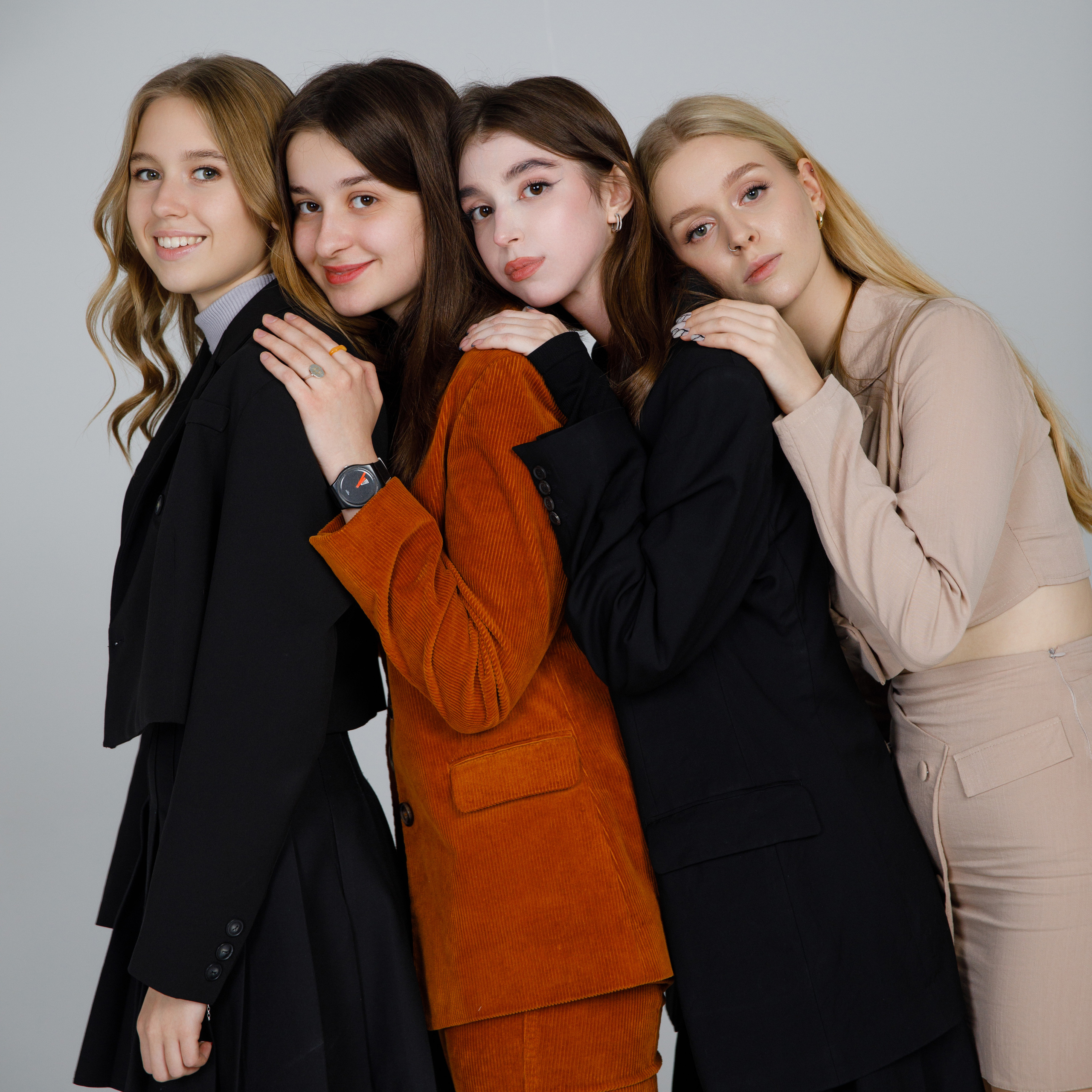 11 Г М ШКОЛА 1601. Выпускные альбомы в Москве FOTOVMESTE