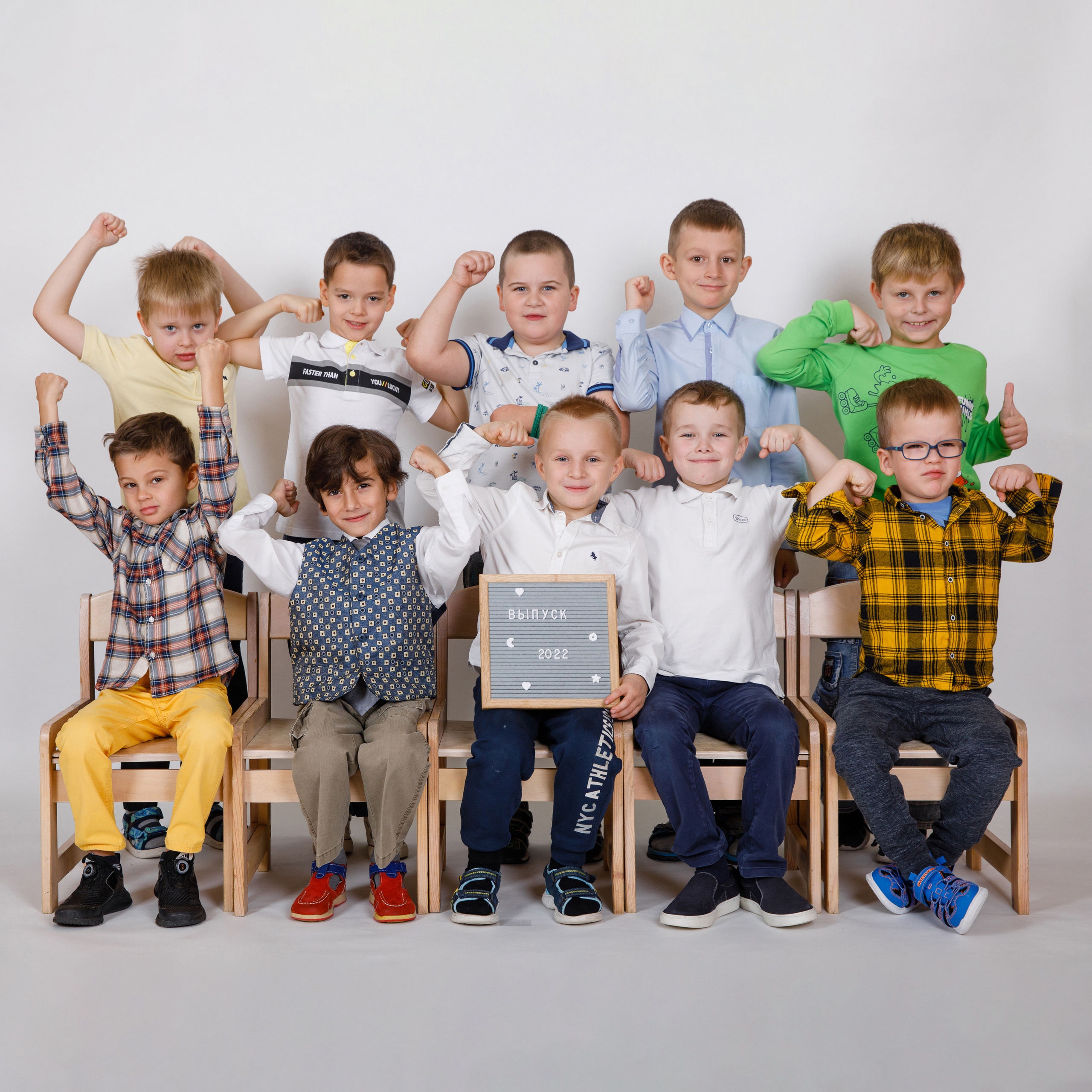 ГРУППОВЫЕ ФОТОГРАФИИ. Выпускные альбомы в Москве FOTOVMESTE