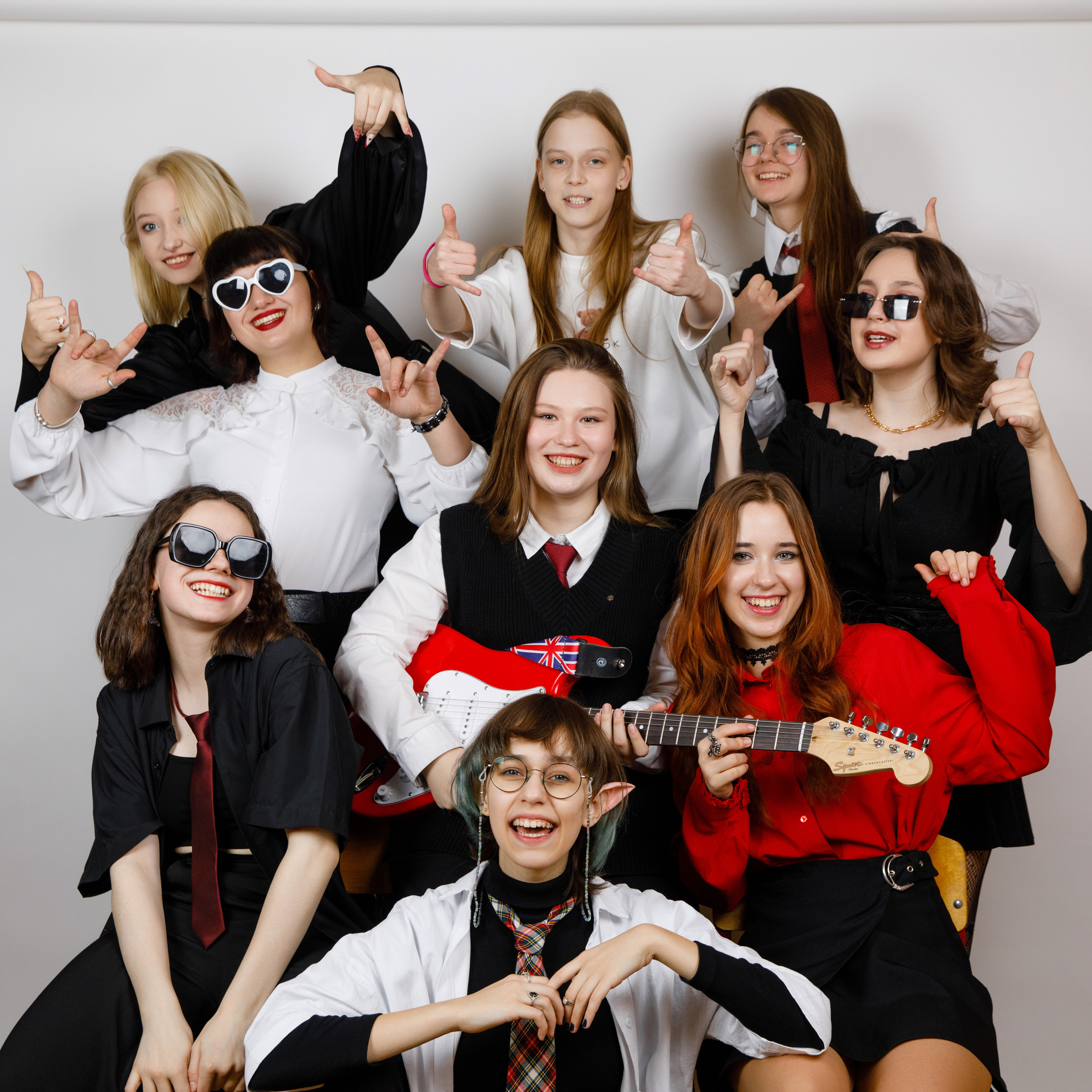 9 н школа 1288. Выпускные альбомы в Москве FOTOVMESTE