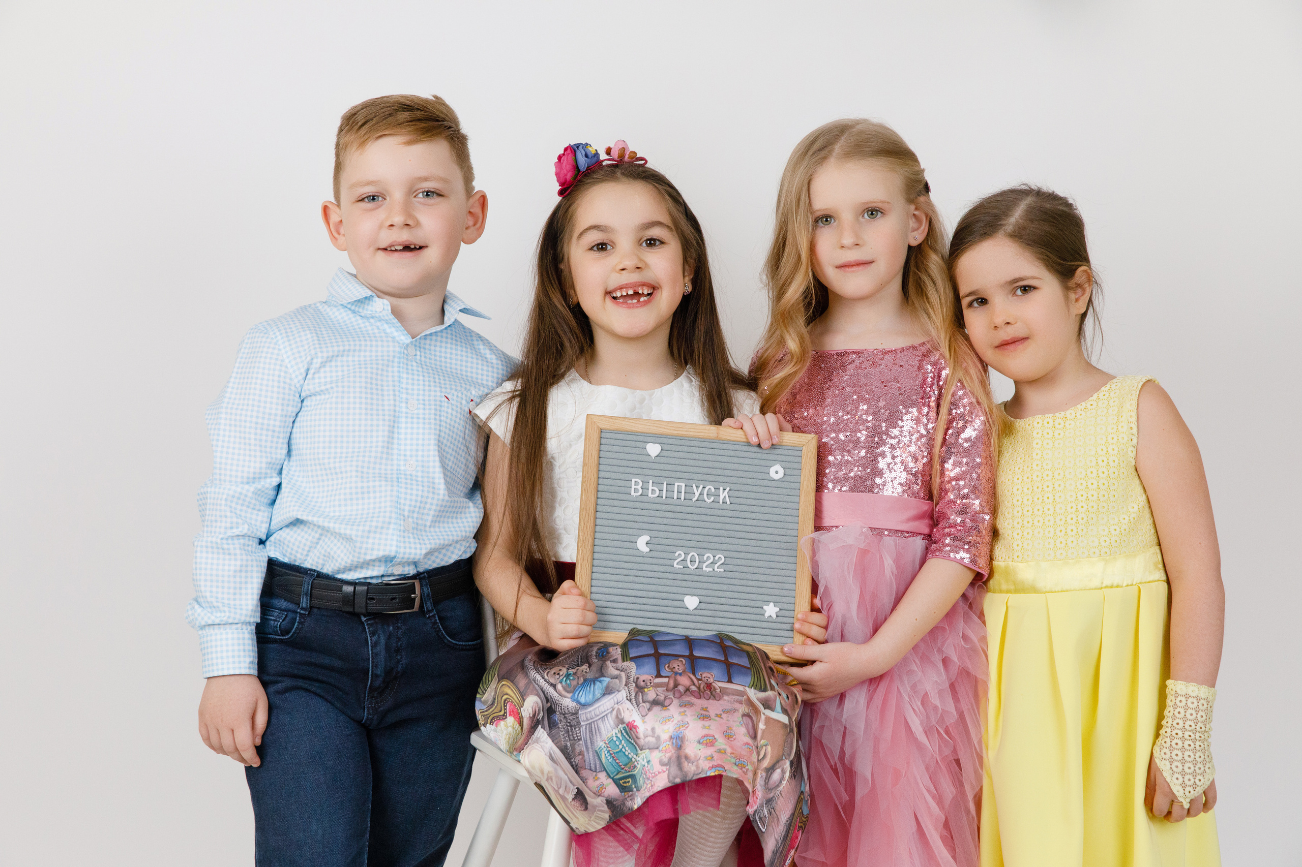 ГРУППОВЫЕ ФОТОГРАФИИ. Выпускные альбомы в Москве FOTOVMESTE