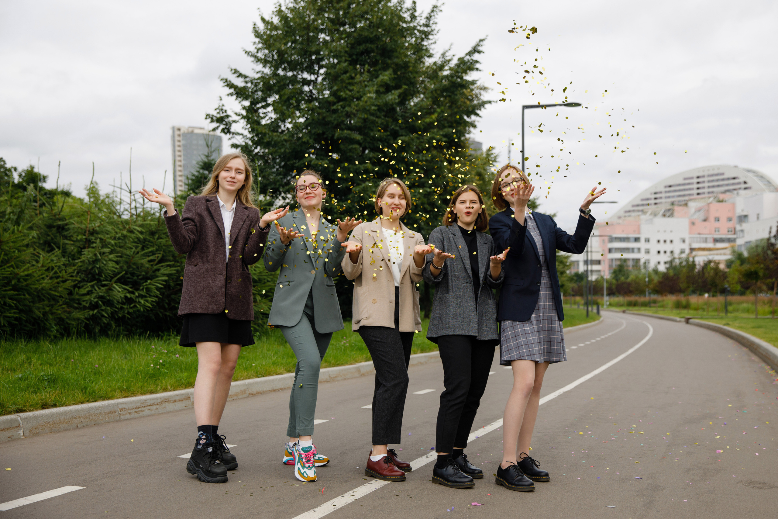 ФОТОСЕССИЯ НА ХОДЫНКЕ. Выпускные альбомы в Москве FOTOVMESTE