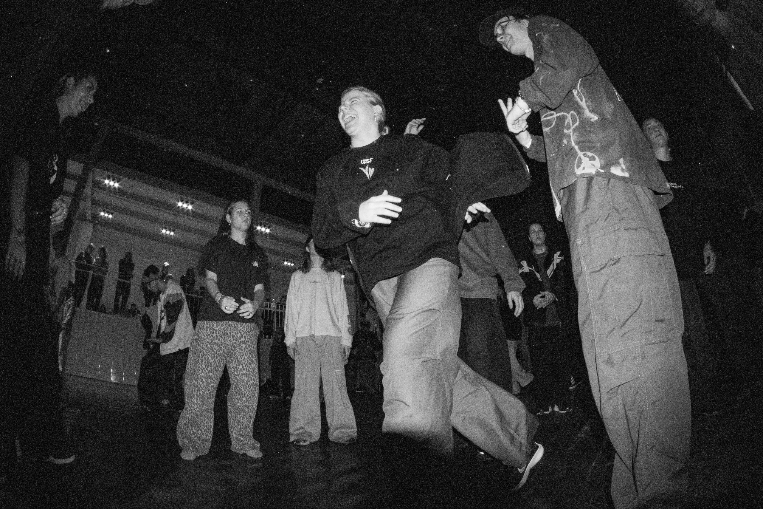 LORDS OF THE UNDERGROUND 27/10/25 (@youlovebu). Соня бу тебя сфоткала