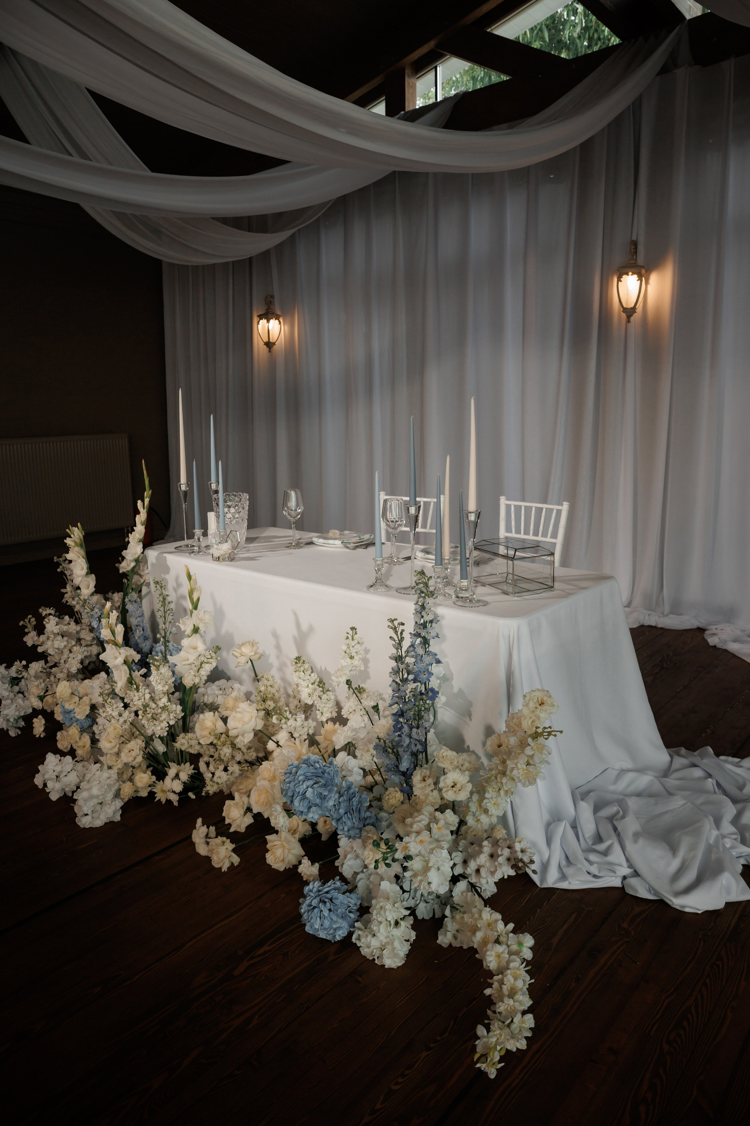 Свадебная фотосессия в отеле Сенешаль. Свадебный и репортажный фотограф (Москва, Королев и другие)