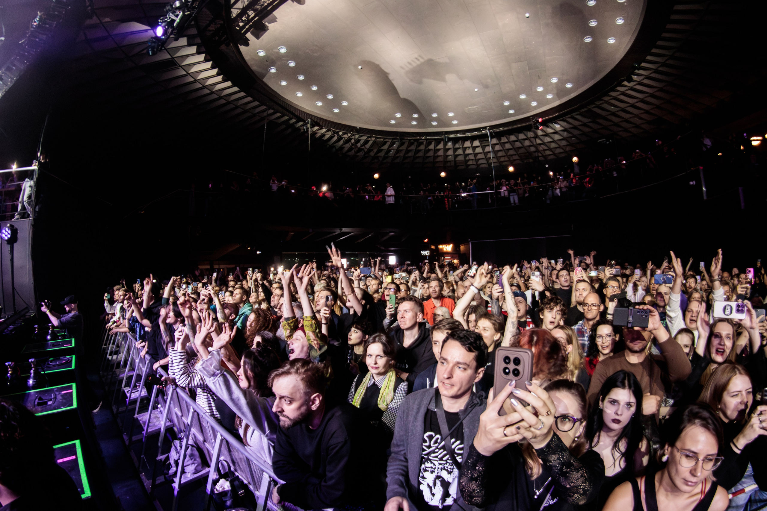 Дельфин. Портретный и концертный фотограф в Санкт-Петербурге Егор Телятников