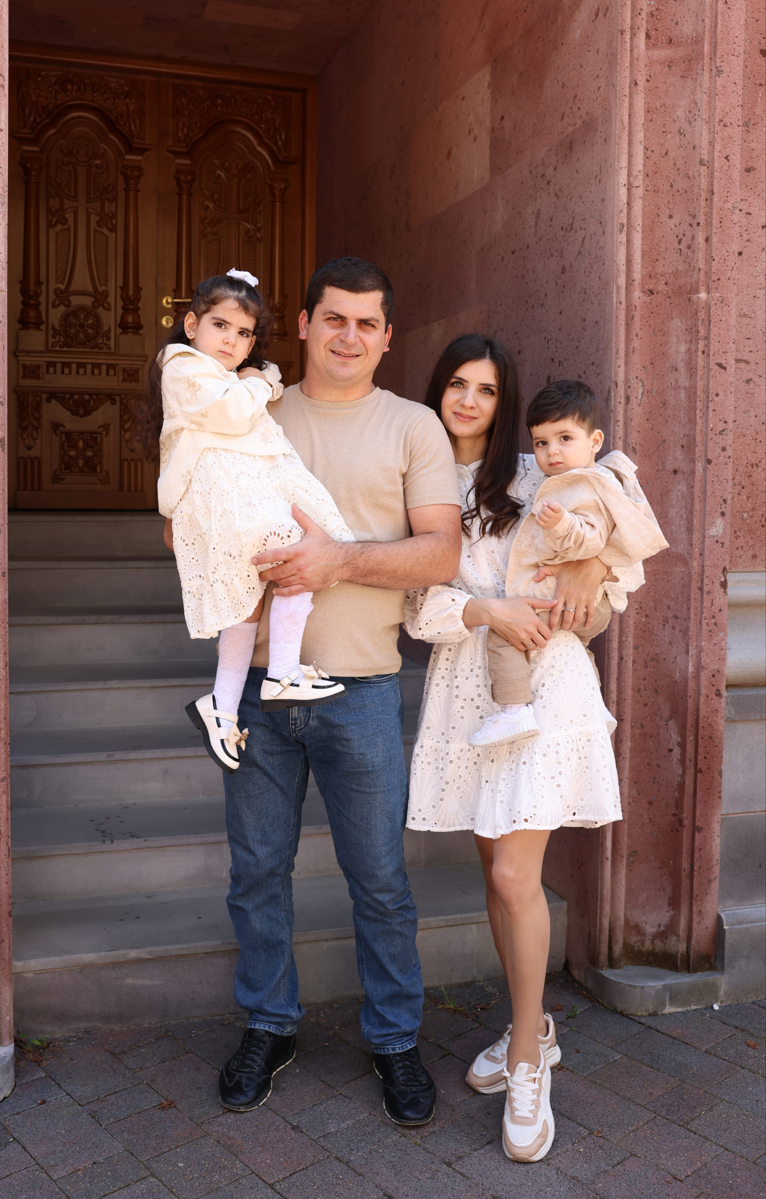 Таинство крещения Алекса и Милиссу. Свадебный и семейный фотограф в Сочи Ильнур Гатин