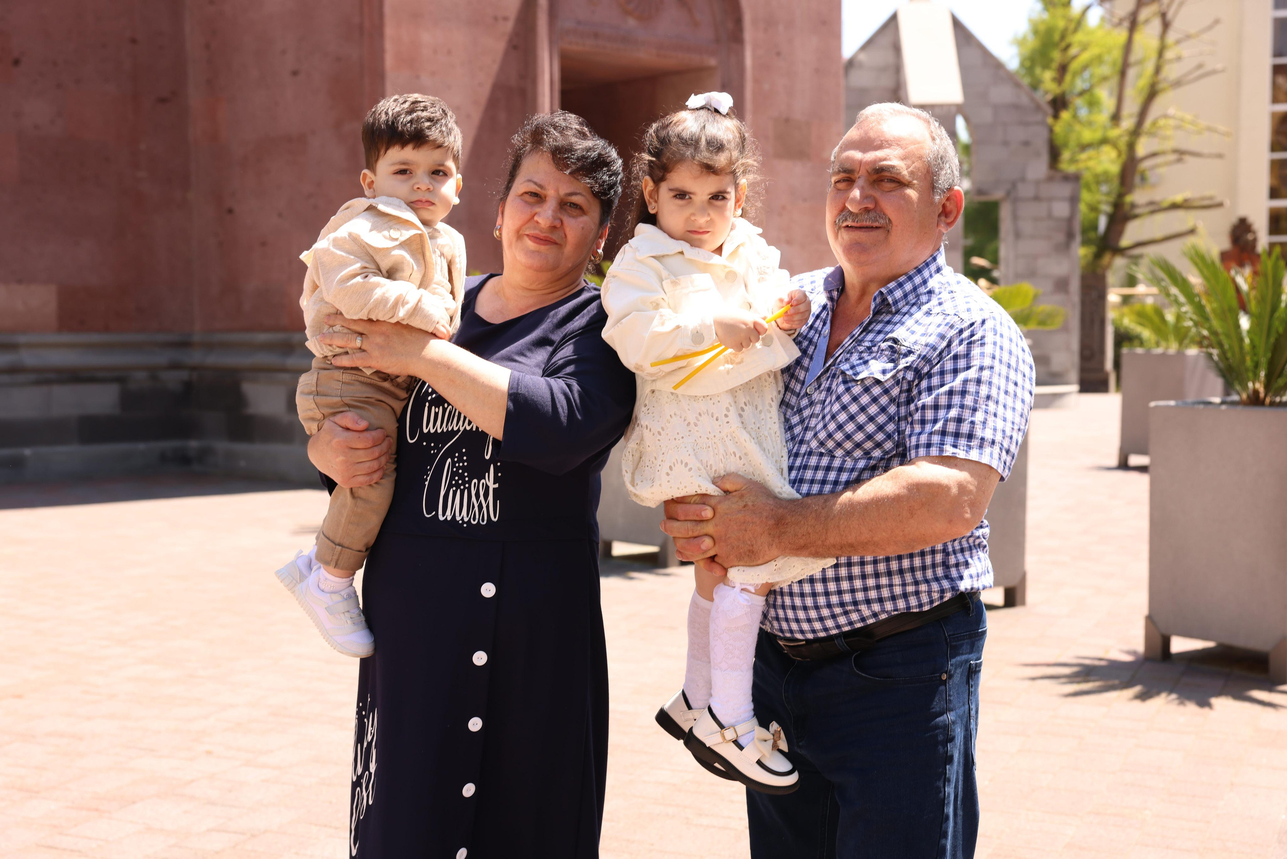 Таинство крещения Алекса и Милиссу. Свадебный и семейный фотограф в Сочи Ильнур Гатин