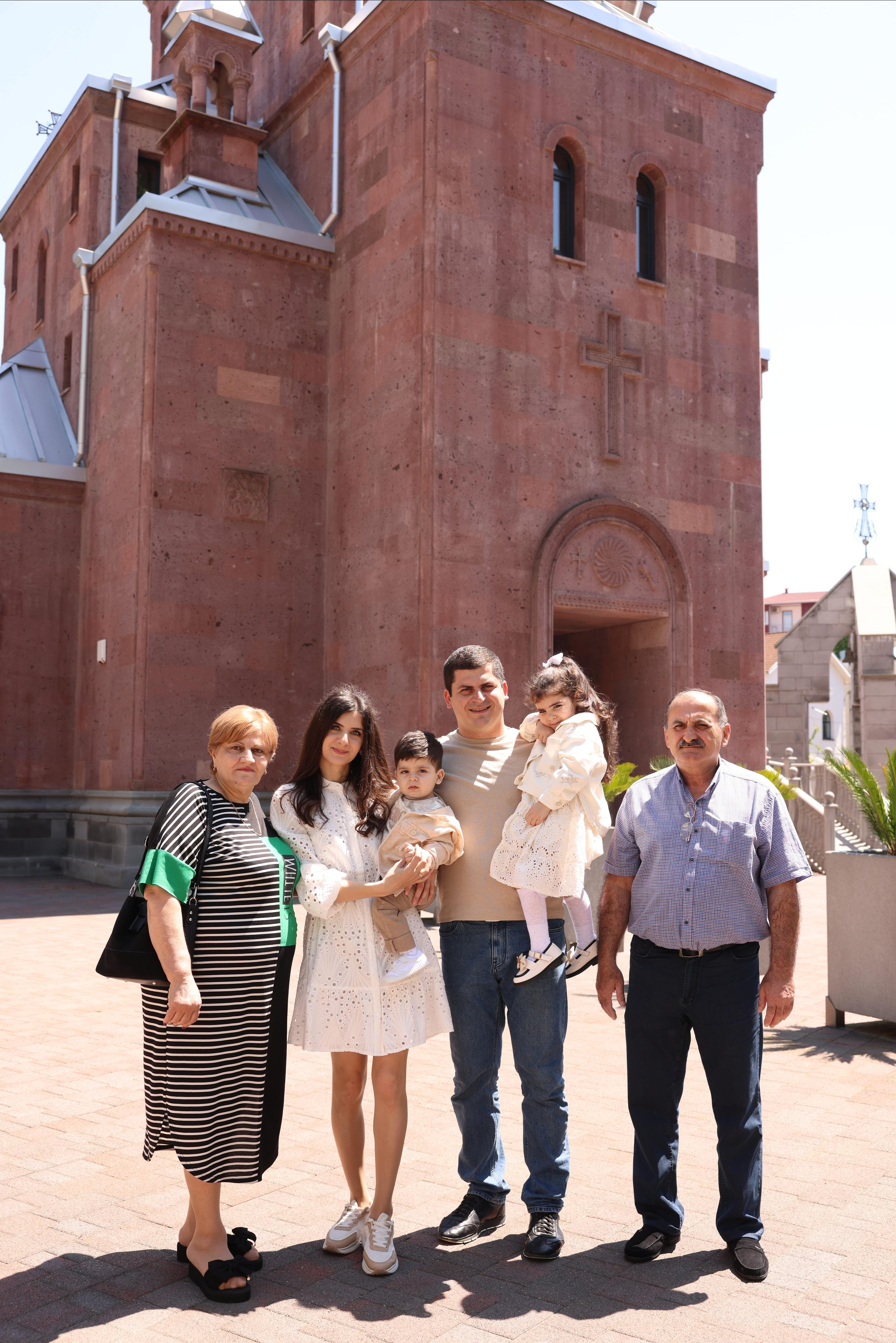 Таинство крещения Алекса и Милиссу. Свадебный и семейный фотограф в Сочи Ильнур Гатин