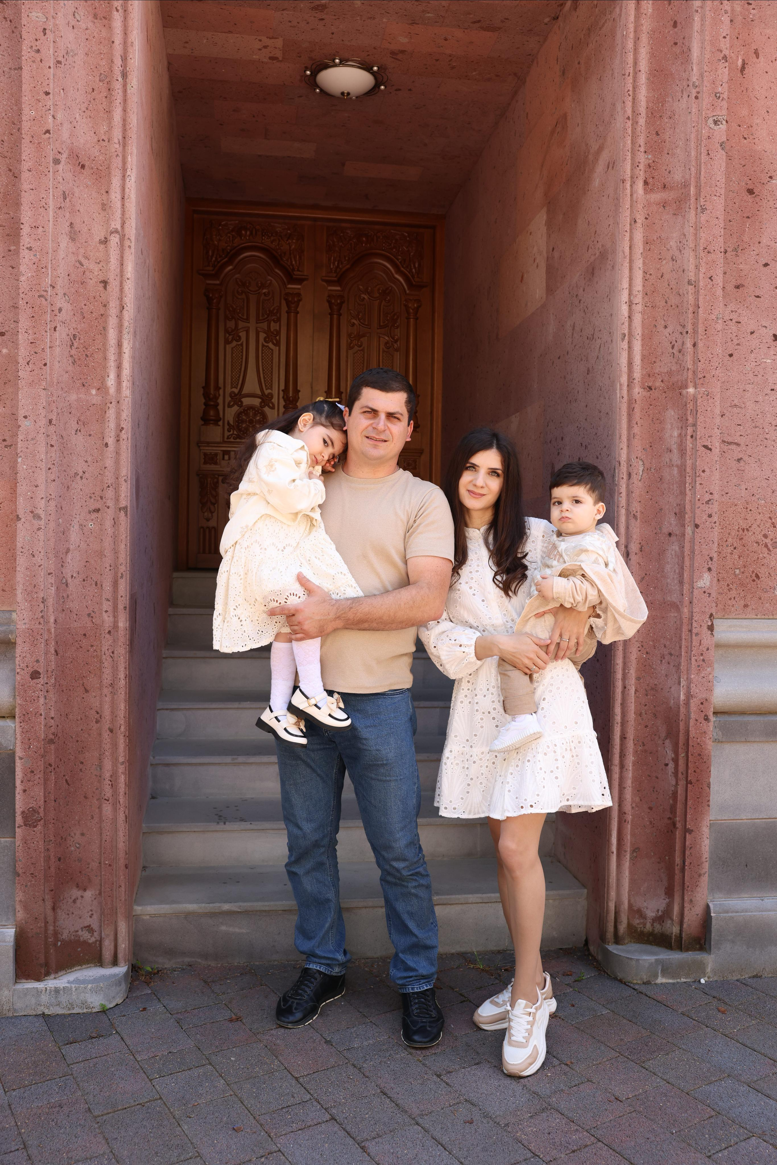 Таинство крещения Алекса и Милиссу. Свадебный и семейный фотограф в Сочи Ильнур Гатин