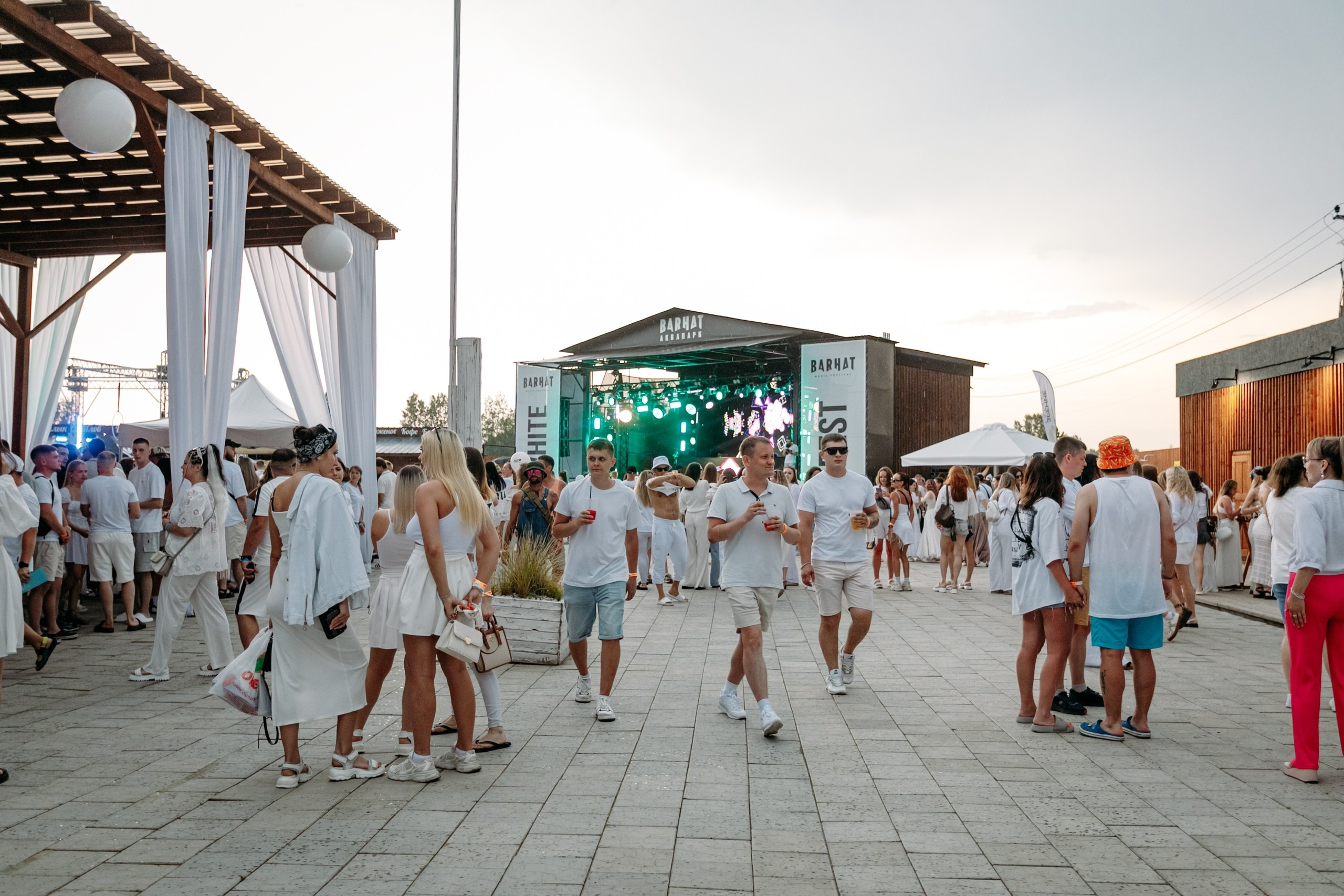 White Party @ Бархат парк. Репортажный фотограф Максим Полянский. Москва, Санкт-Петербург, Красноярск