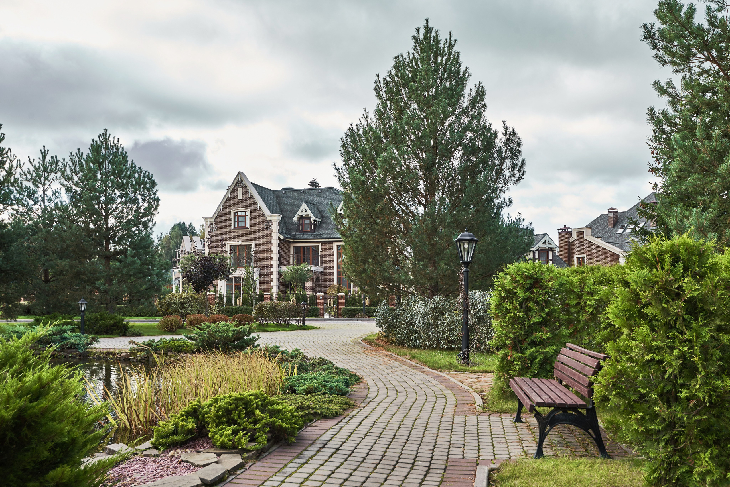 ЛАМБЕРИ | ПОСЕЛОК В АНГЛИЙСКОМ СТИЛЕ. Интерьерный и архитектурный фотограф в Сочи МАКСИМ КСЕНЗОВ