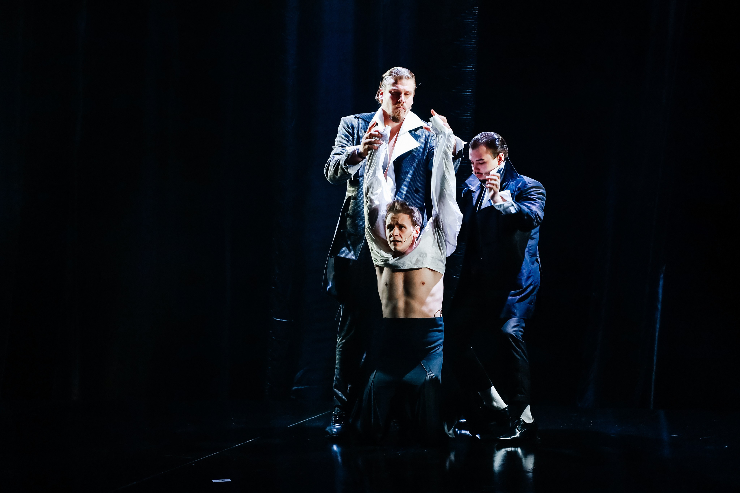 «Маскарад». Молодежный театр Алтая. Фоторепортаж. Театральная фотосъёмка