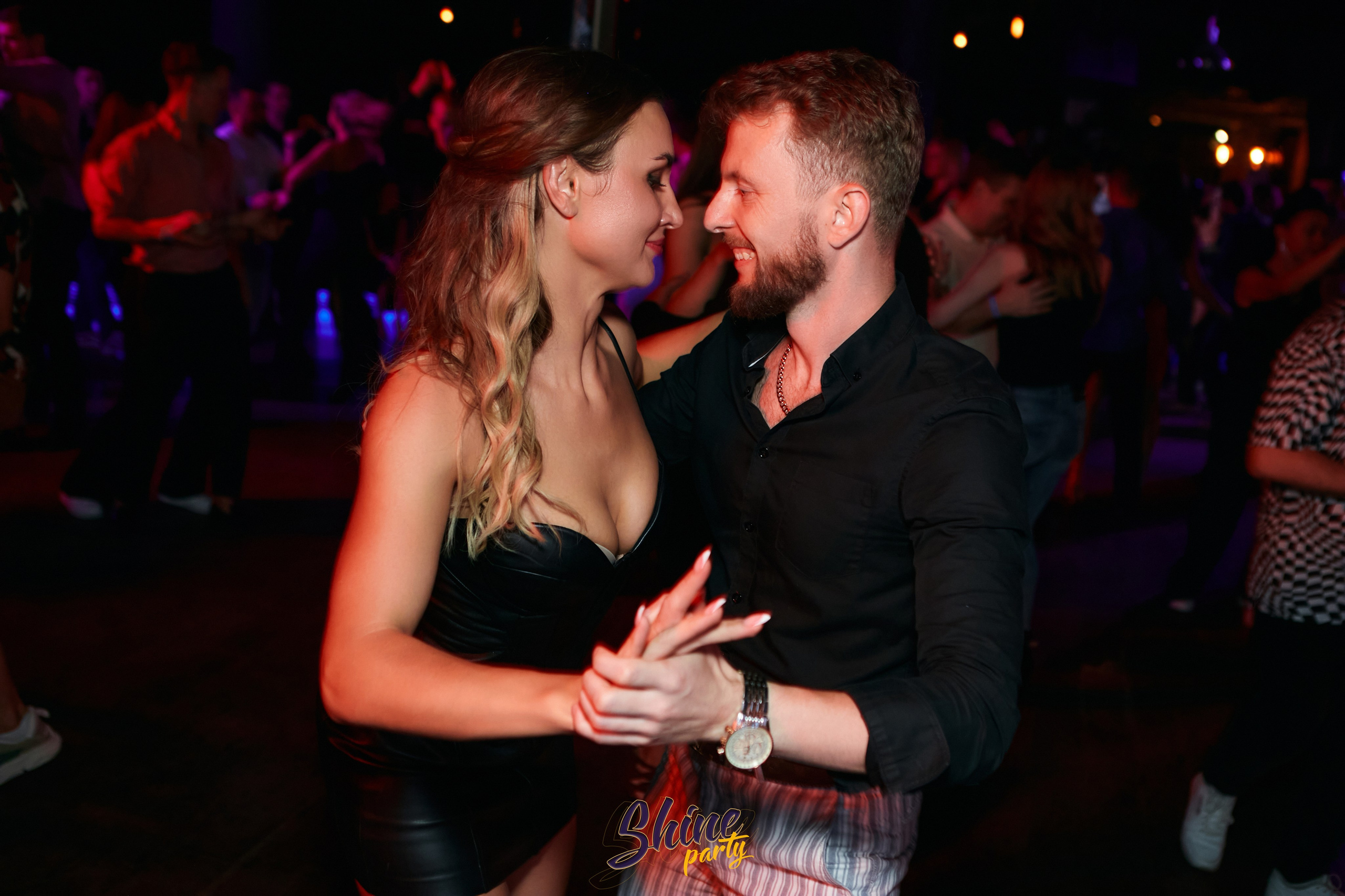 Shine party bachata. Свадебный фотограф