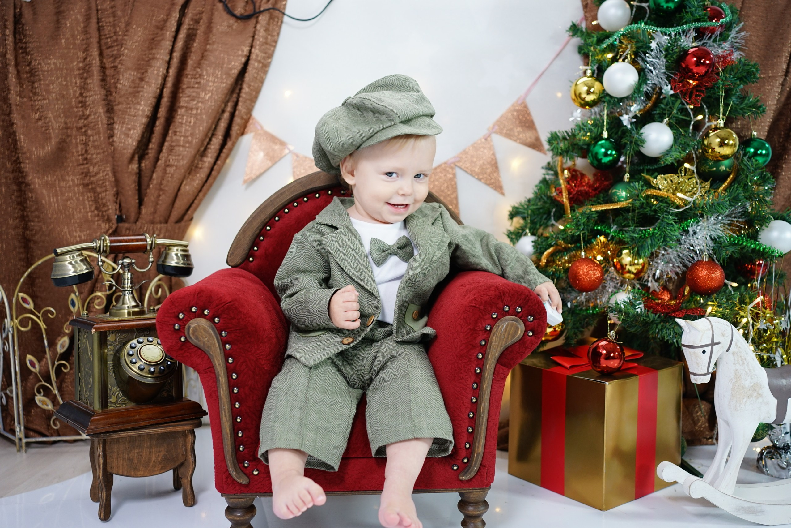 Бордовая зона. Детская Фотостудия ГОДОВАСИКИ в Санкт-Петербурге фотосесия на годик