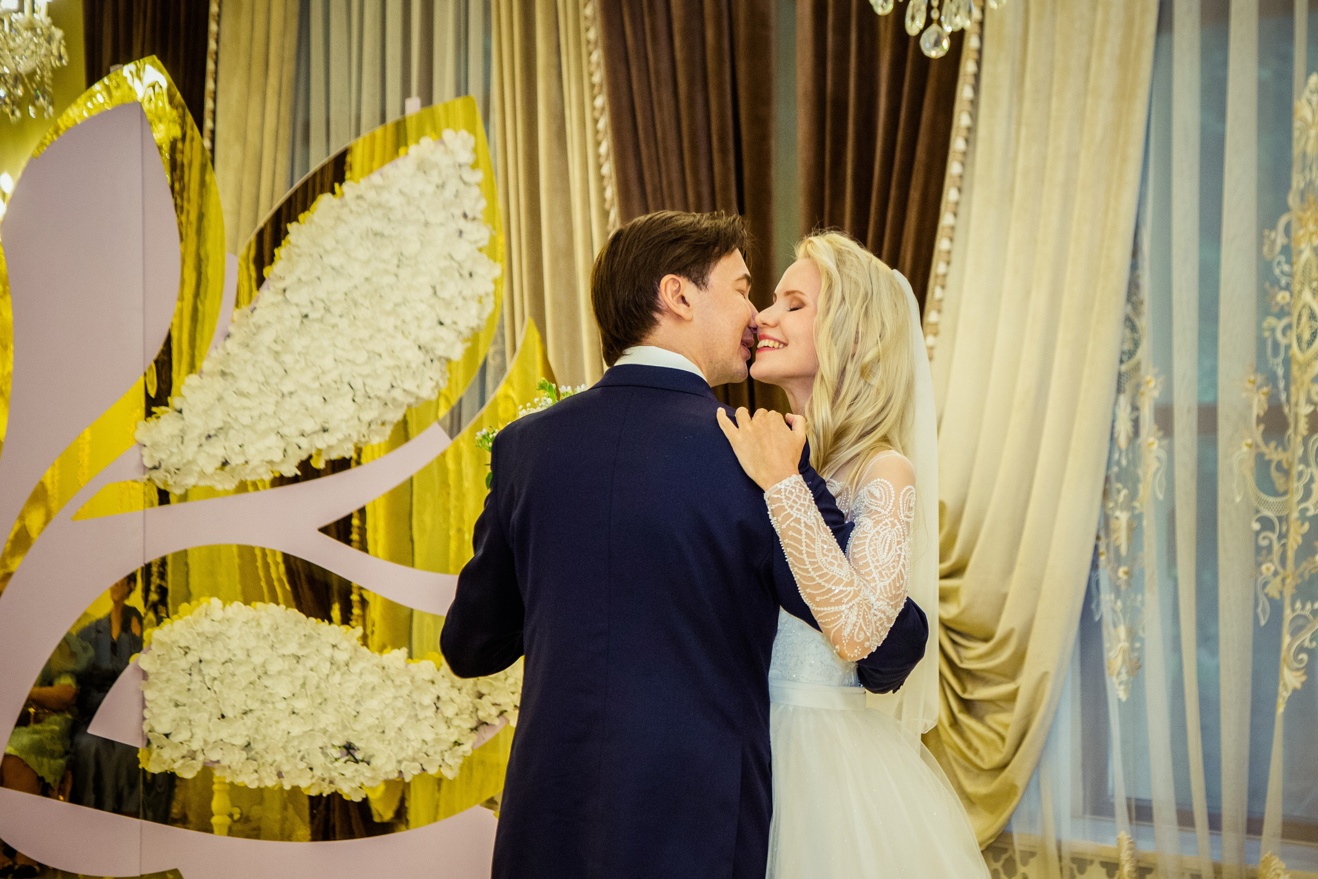 Свадебная фотосессия на ВДНХ. Свадебный и семейный фотограф в Москве и Подмосковье Лариса Козлова