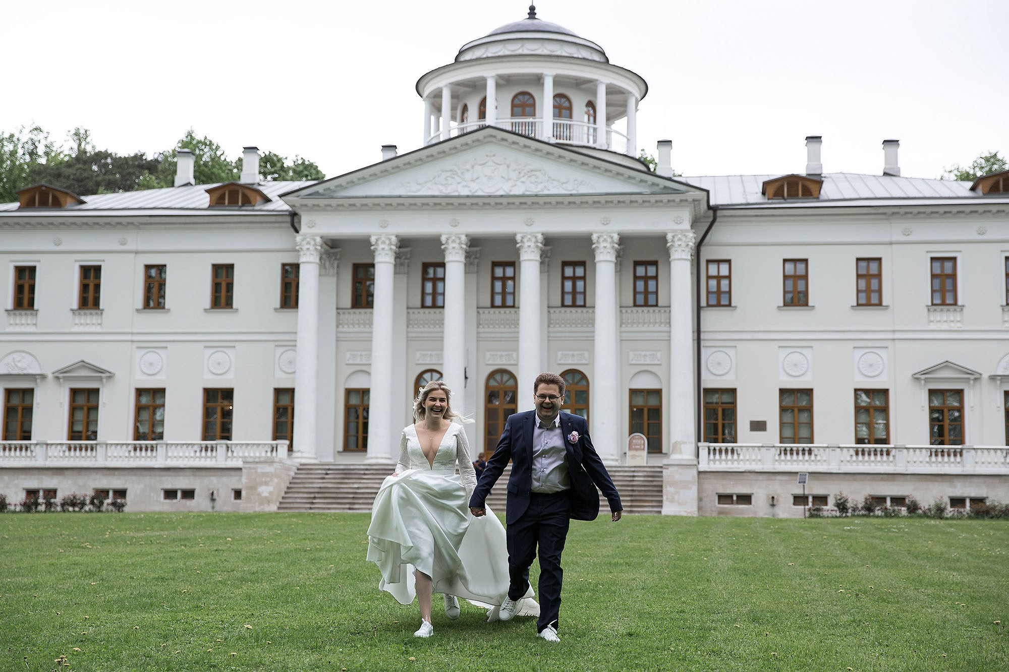 Прогулка, фотосессия жениха и невесты. Свадебная съемка. Фотограф в Москве Валерий Боцман