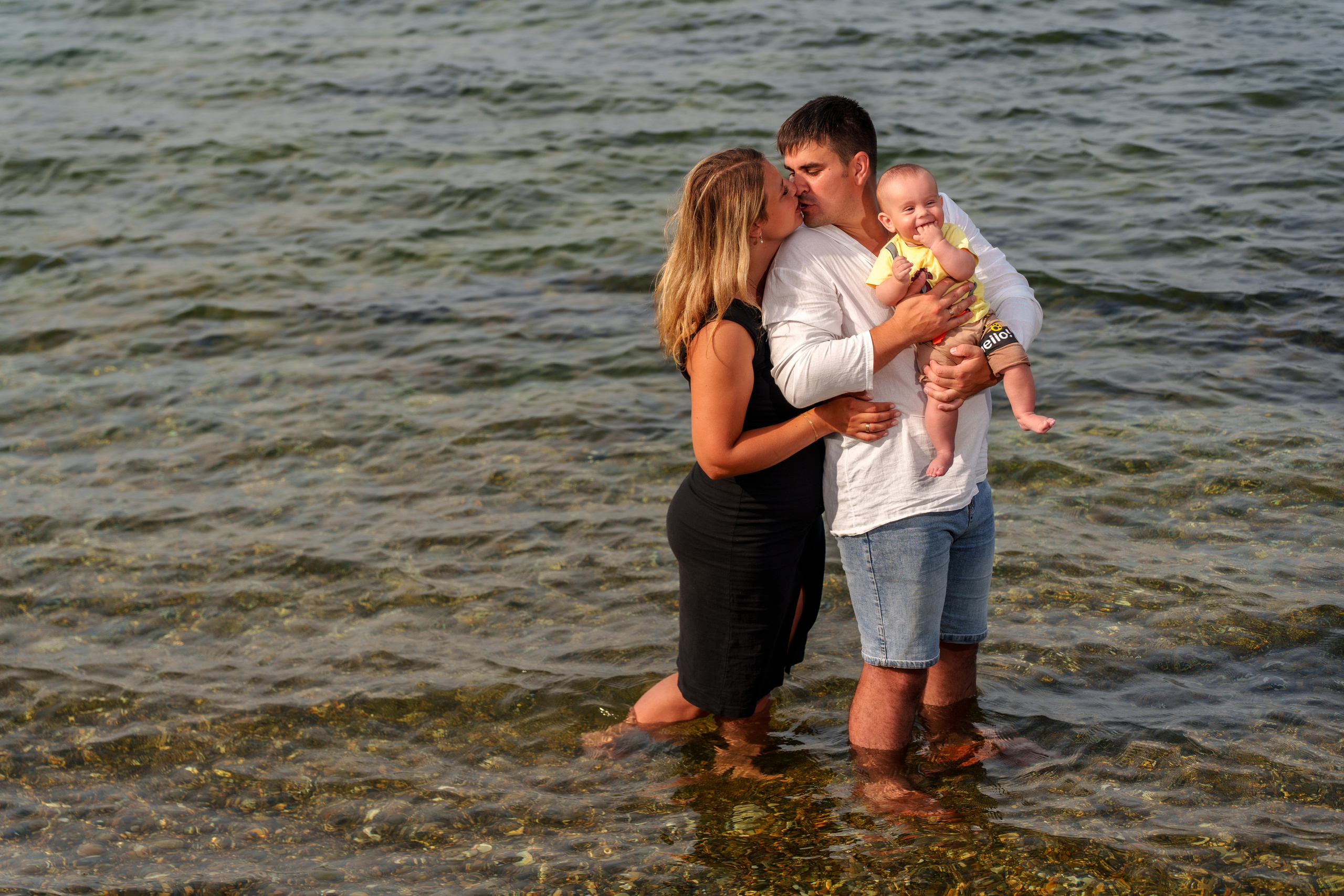 Семейная фотосессия на морском рассвете (01.09.2023). Фотограф Андрей Чеботок (Белгород, Курск, Воронеж, Старый Оскол)