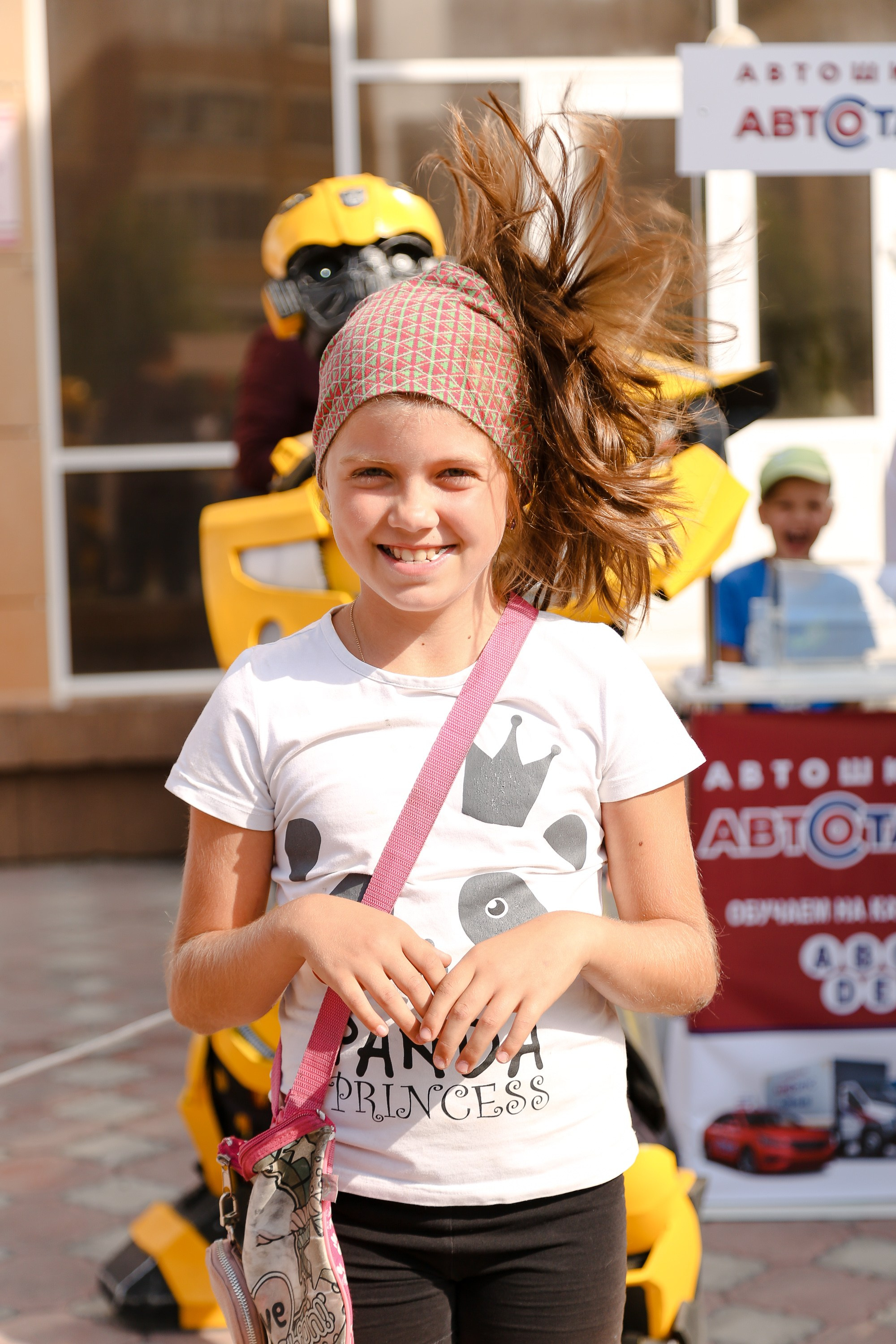 Уличная презентация автошколы. Портретный и репортажный фотограф. Мыльников Илья