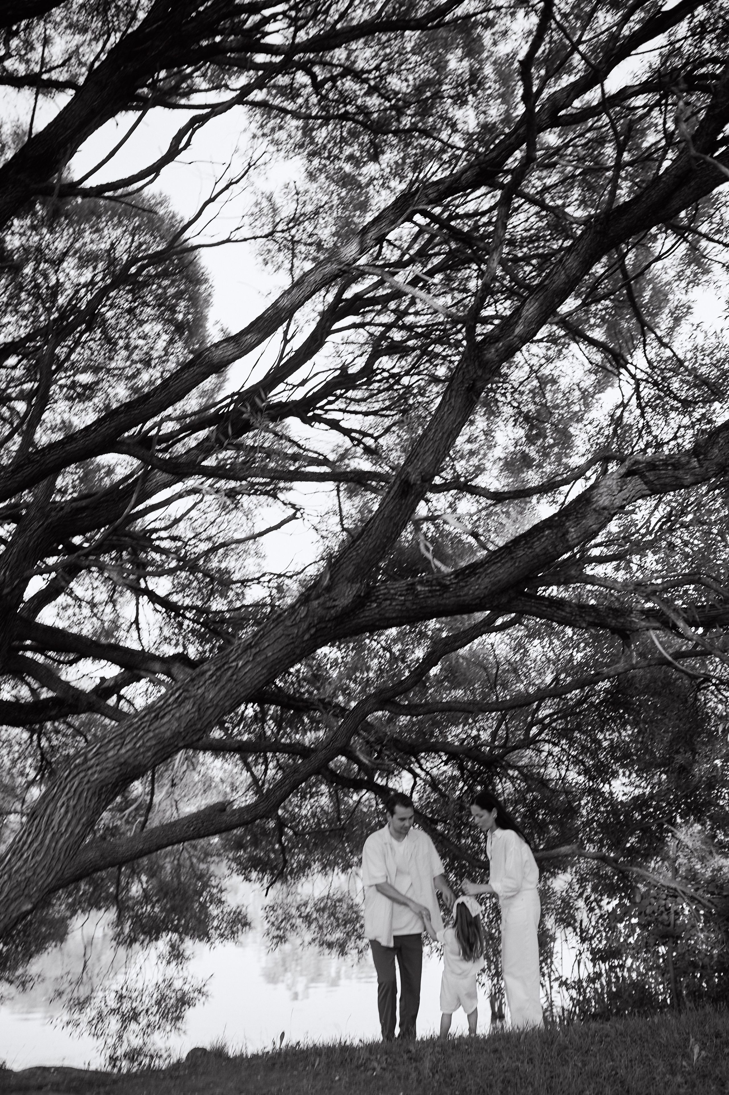 Рохус, Юля и Оливия в парке Останкино. Семейный и свадебный lifestyle-фотограф в Москве Мария Петрова