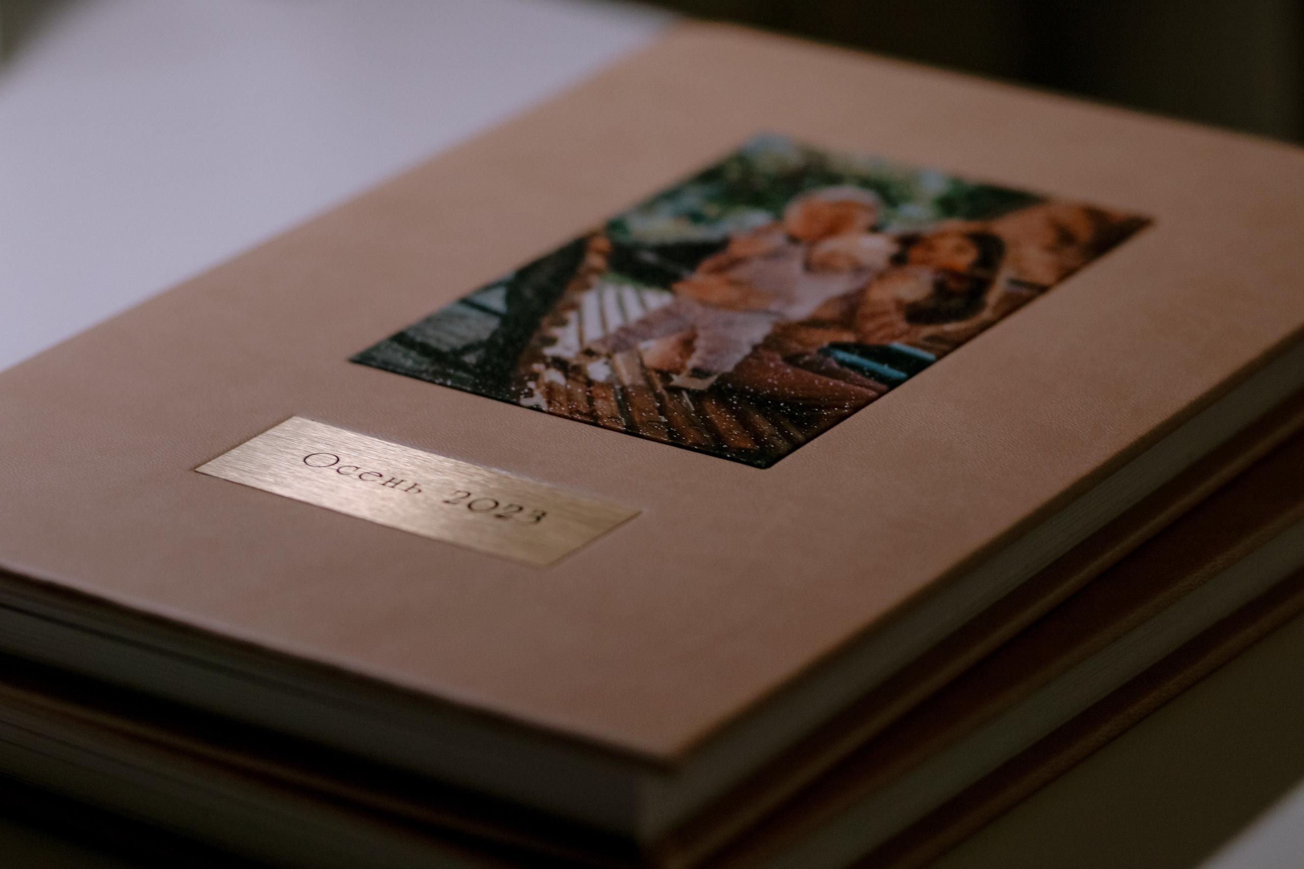 Бежевый альбом. Фотограф в Жезказгане. Графический дизайнер