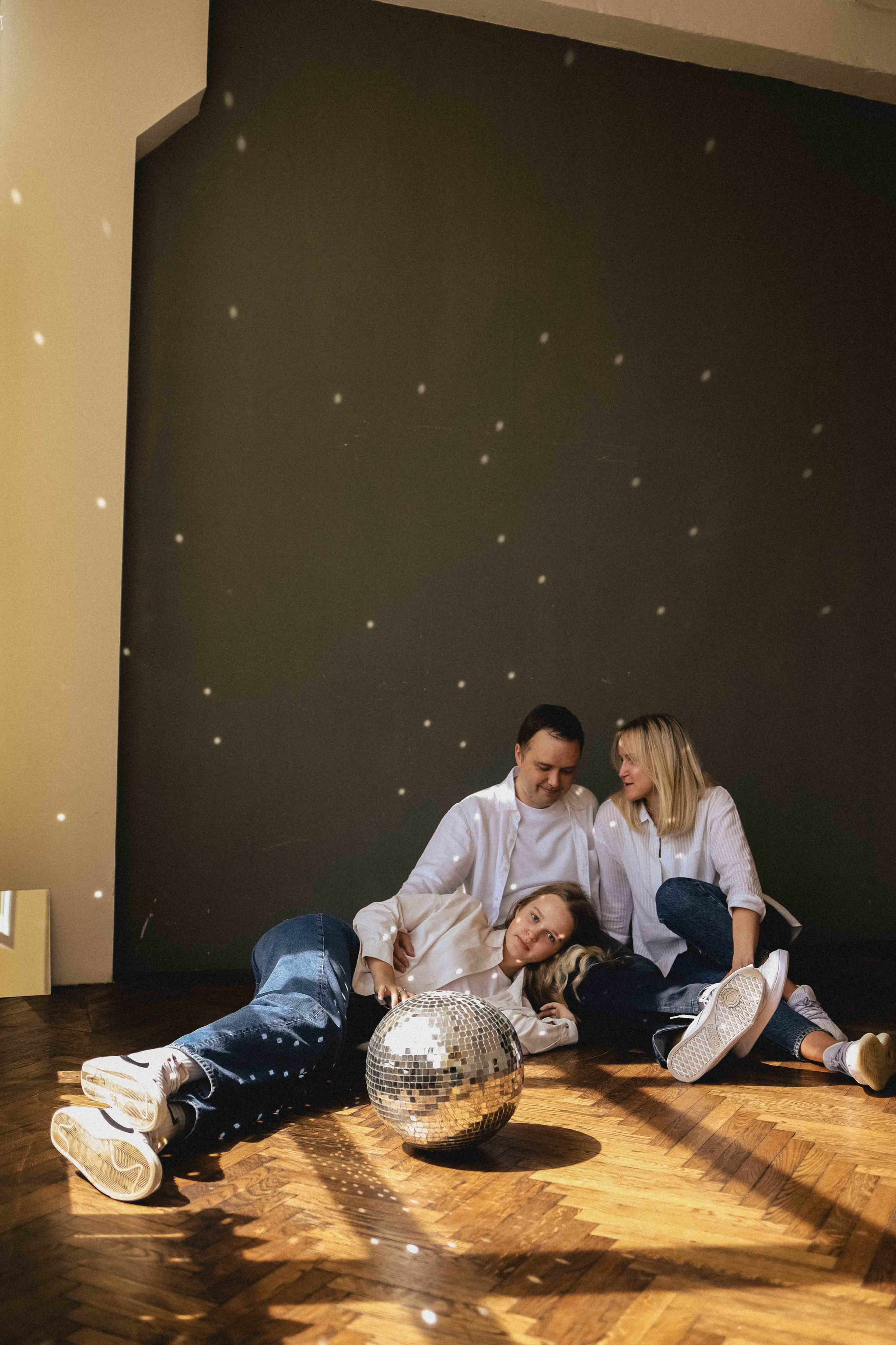 Семья в студии. Семейный фотограф в Москве