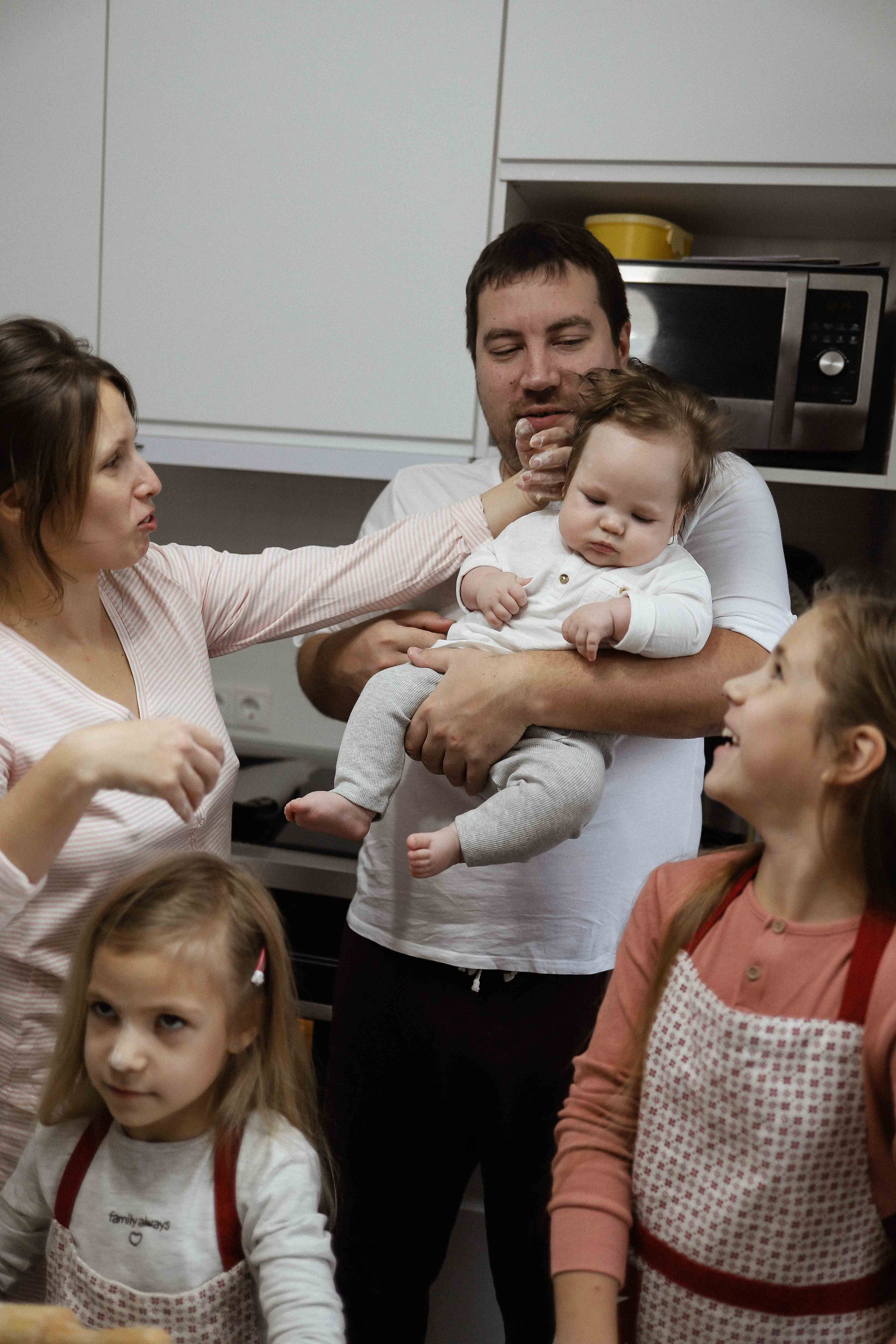 Ира, Андрей, Юля, Даша и Миша. Семейный фотограф в Москве