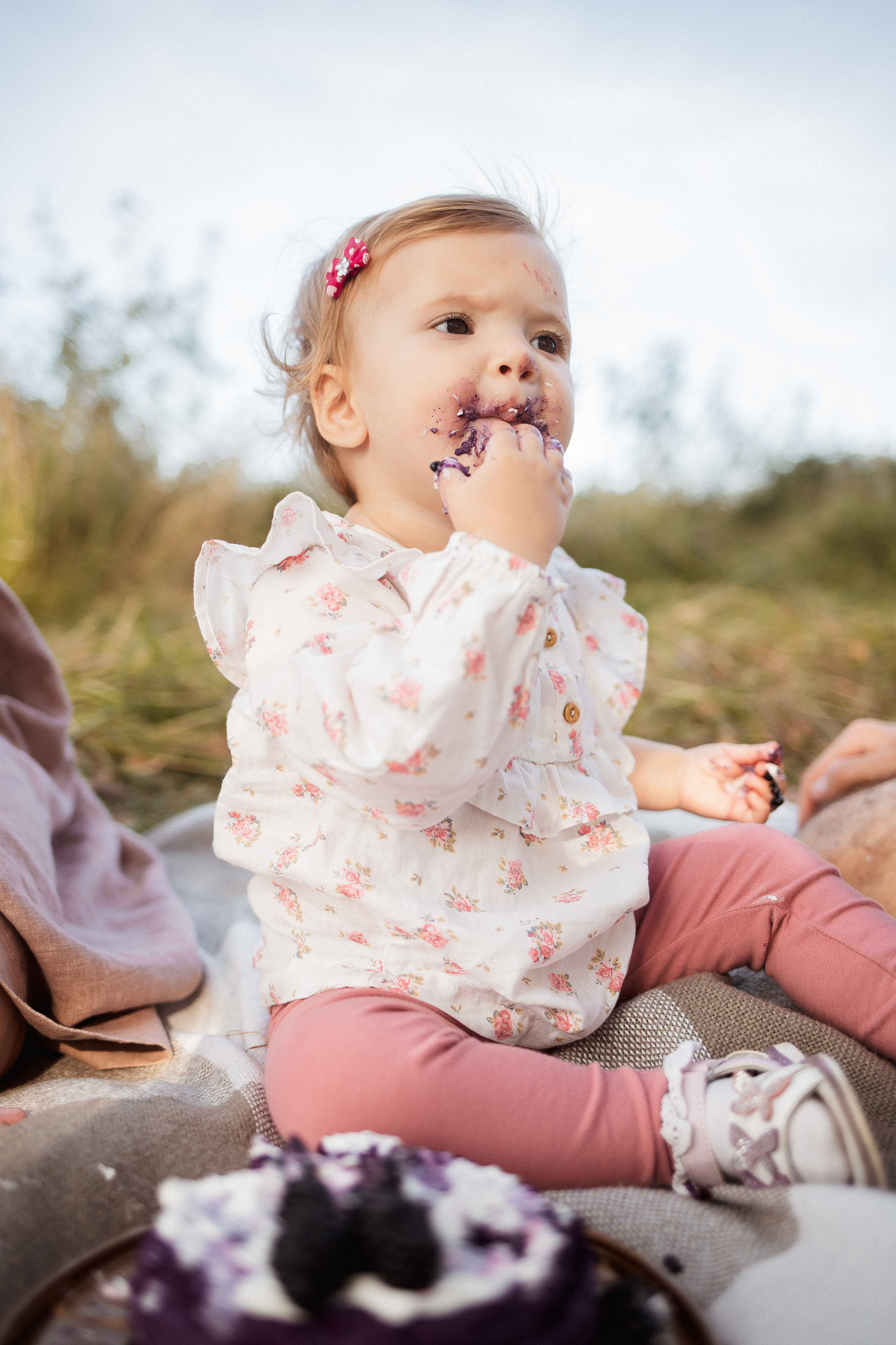 Первый день рождения в формате пикника. Семейный фотограф в Москве