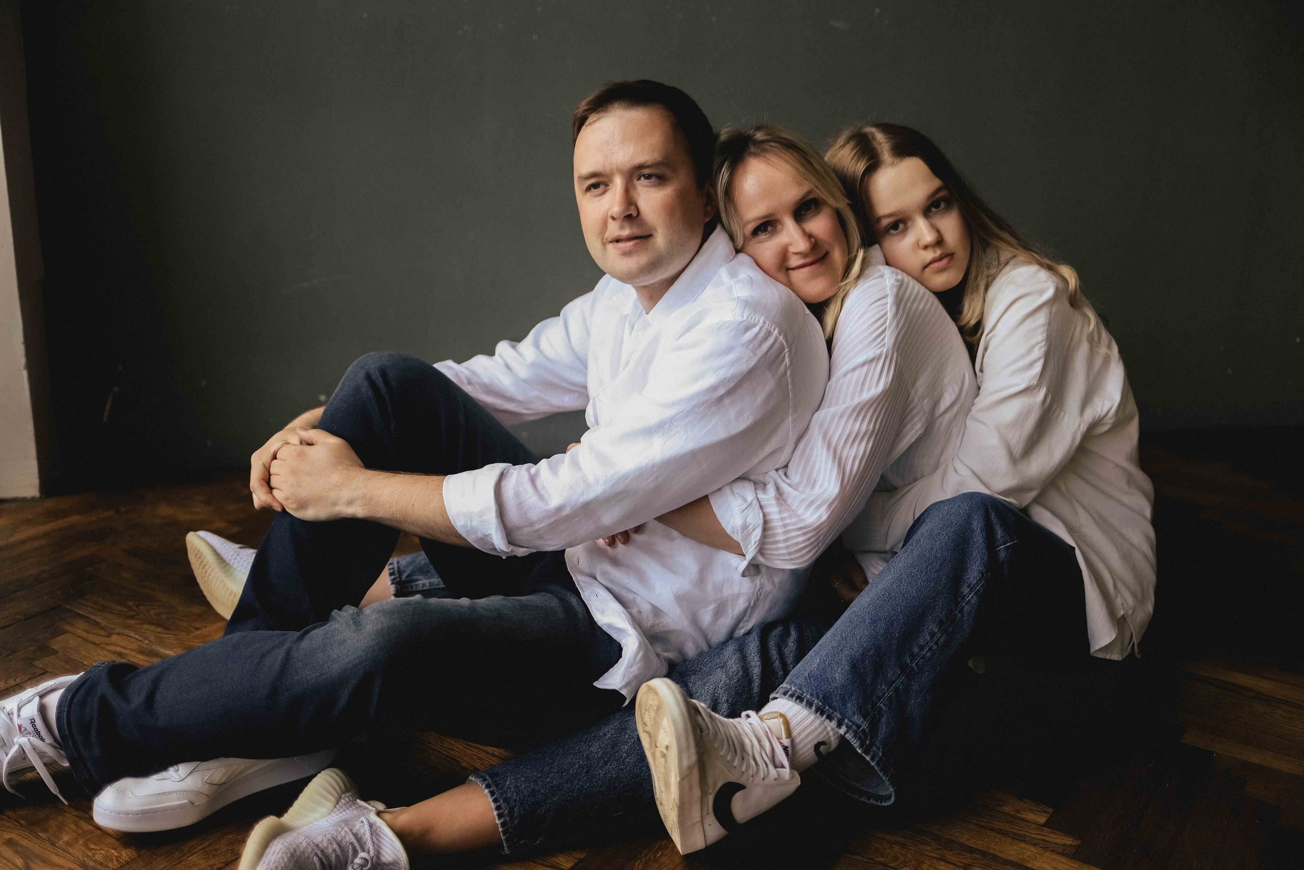 Семья в студии. Семейный фотограф в Москве