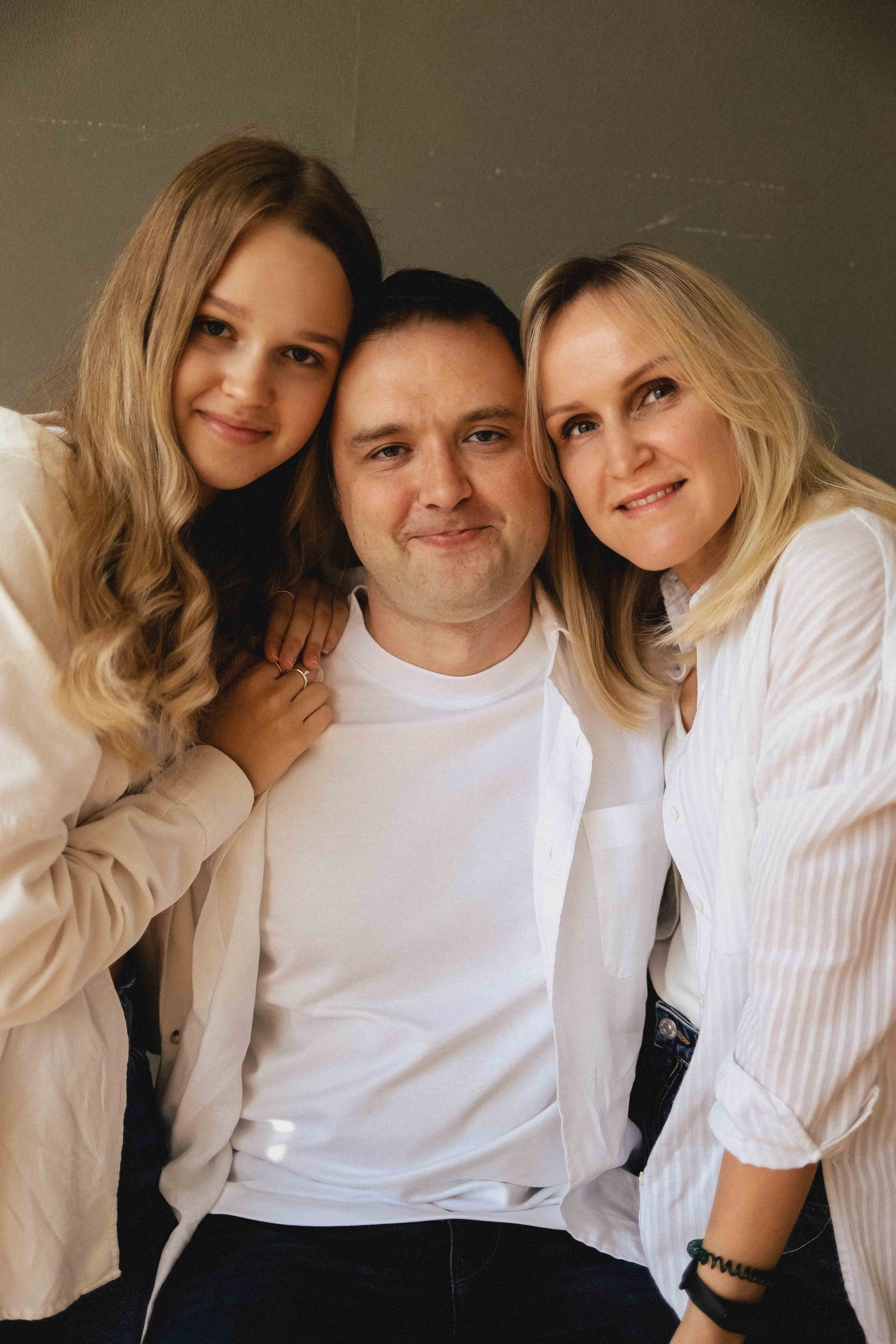 Семья в студии. Семейный фотограф в Москве