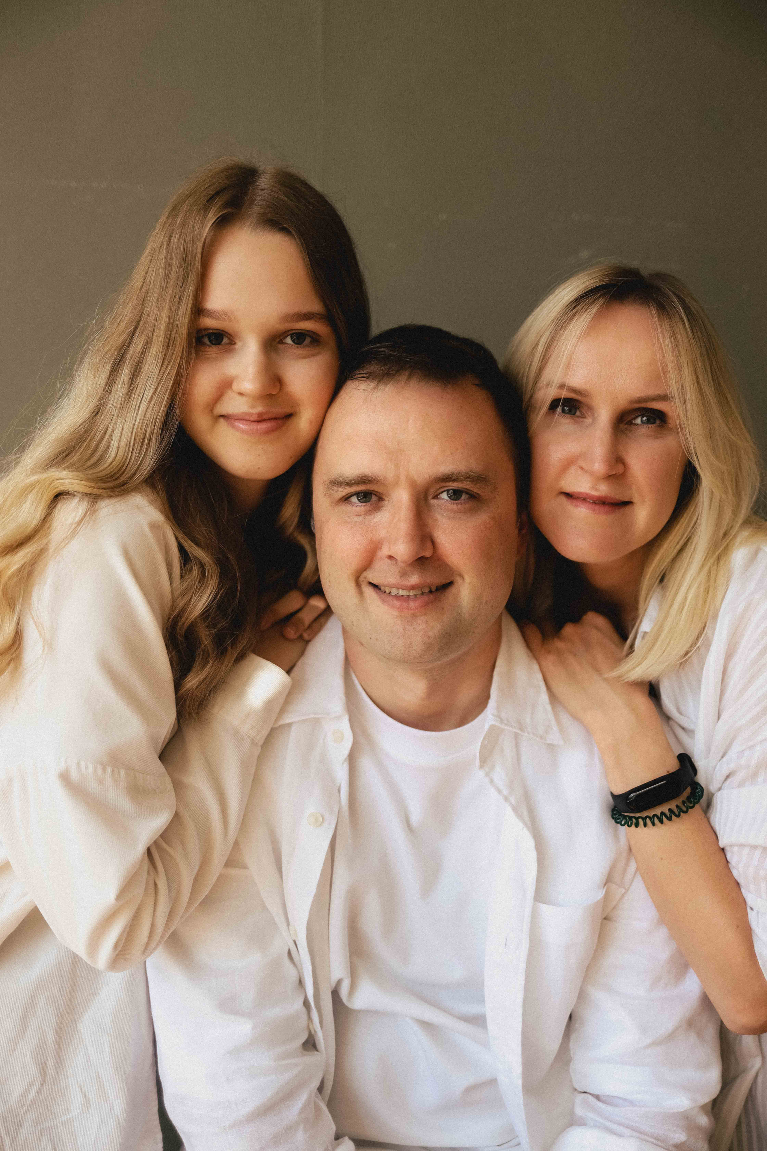 Семья в студии. Семейный фотограф в Москве