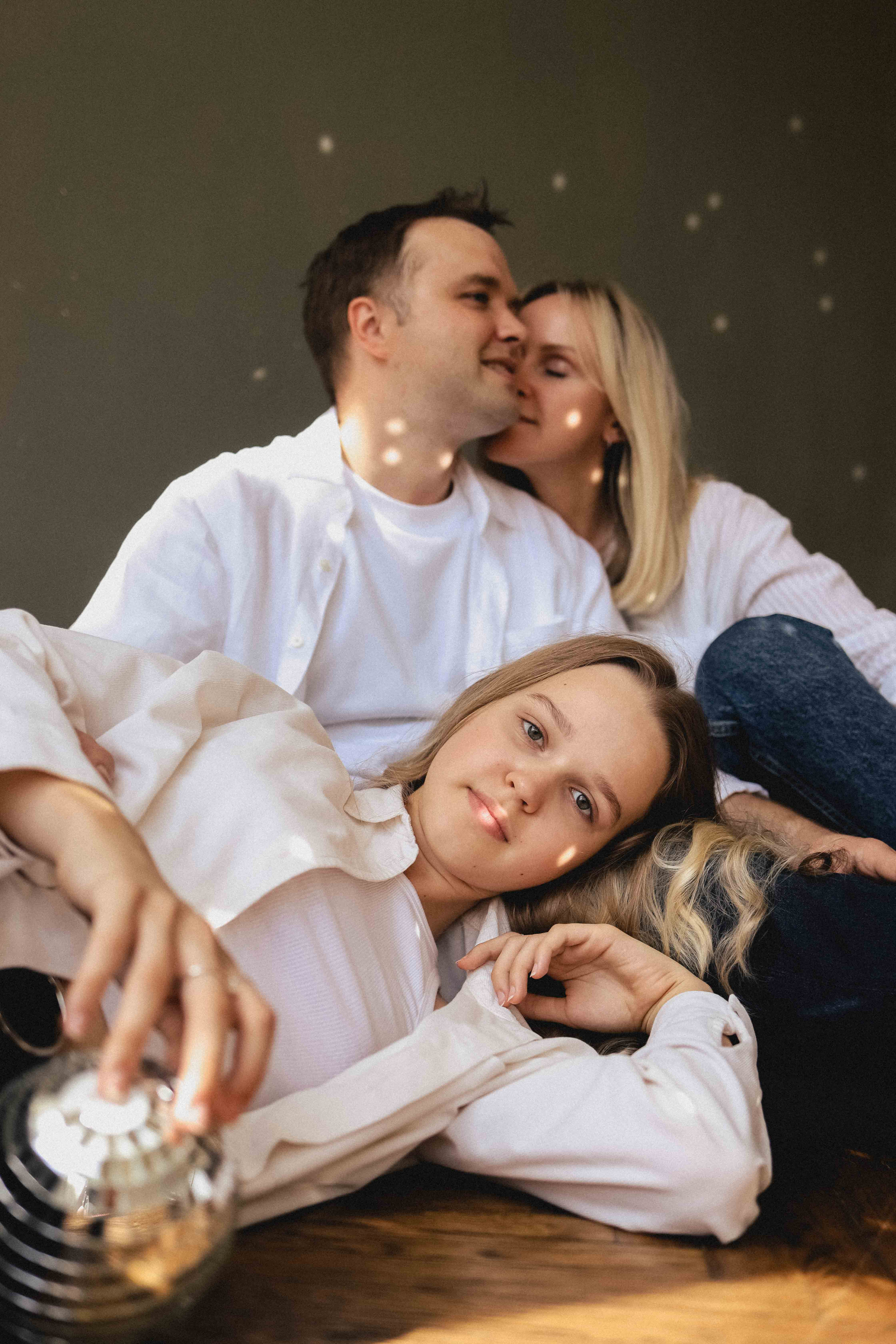 Семья в студии. Семейный фотограф в Москве