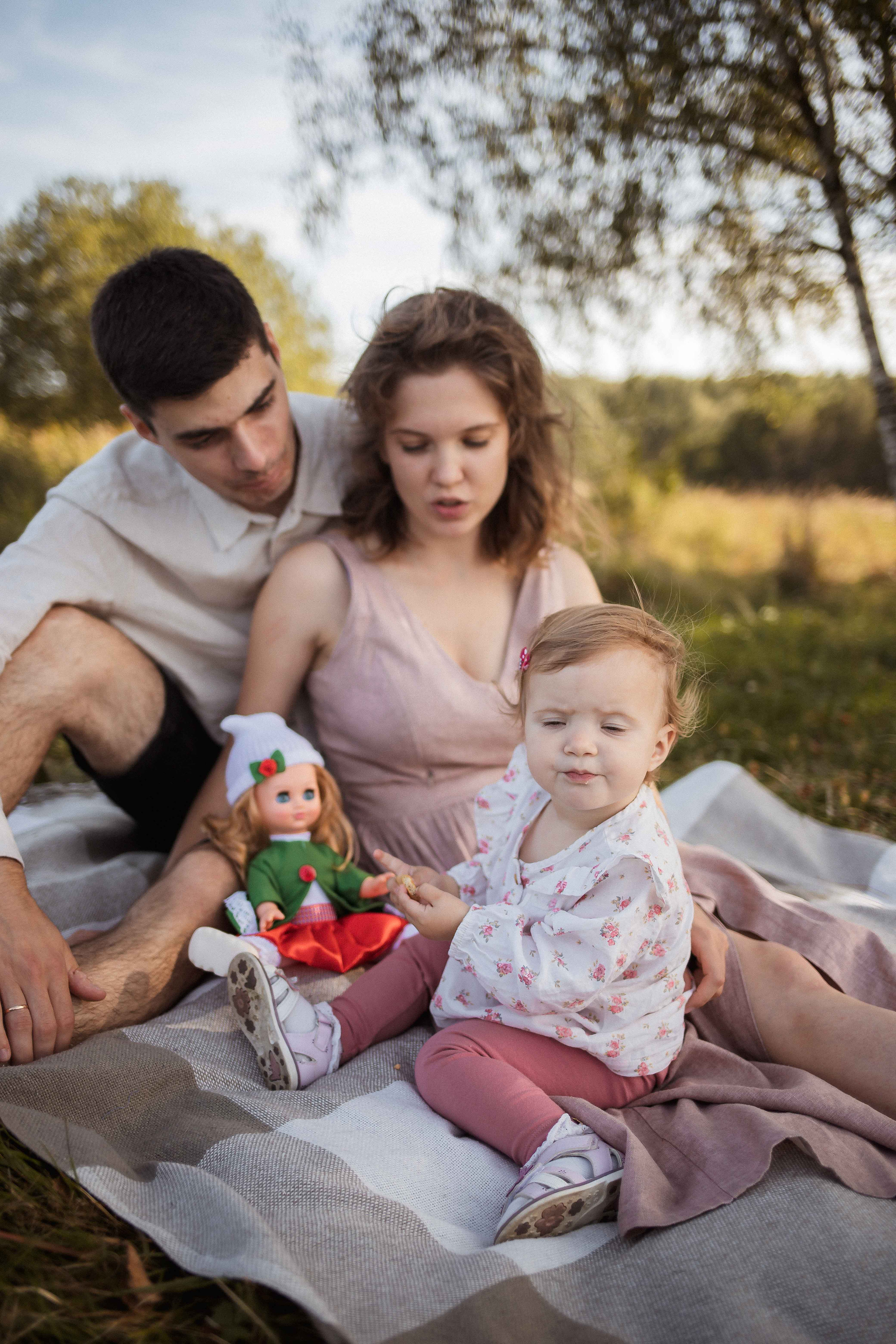 Первый день рождения в формате пикника. Семейный фотограф в Москве