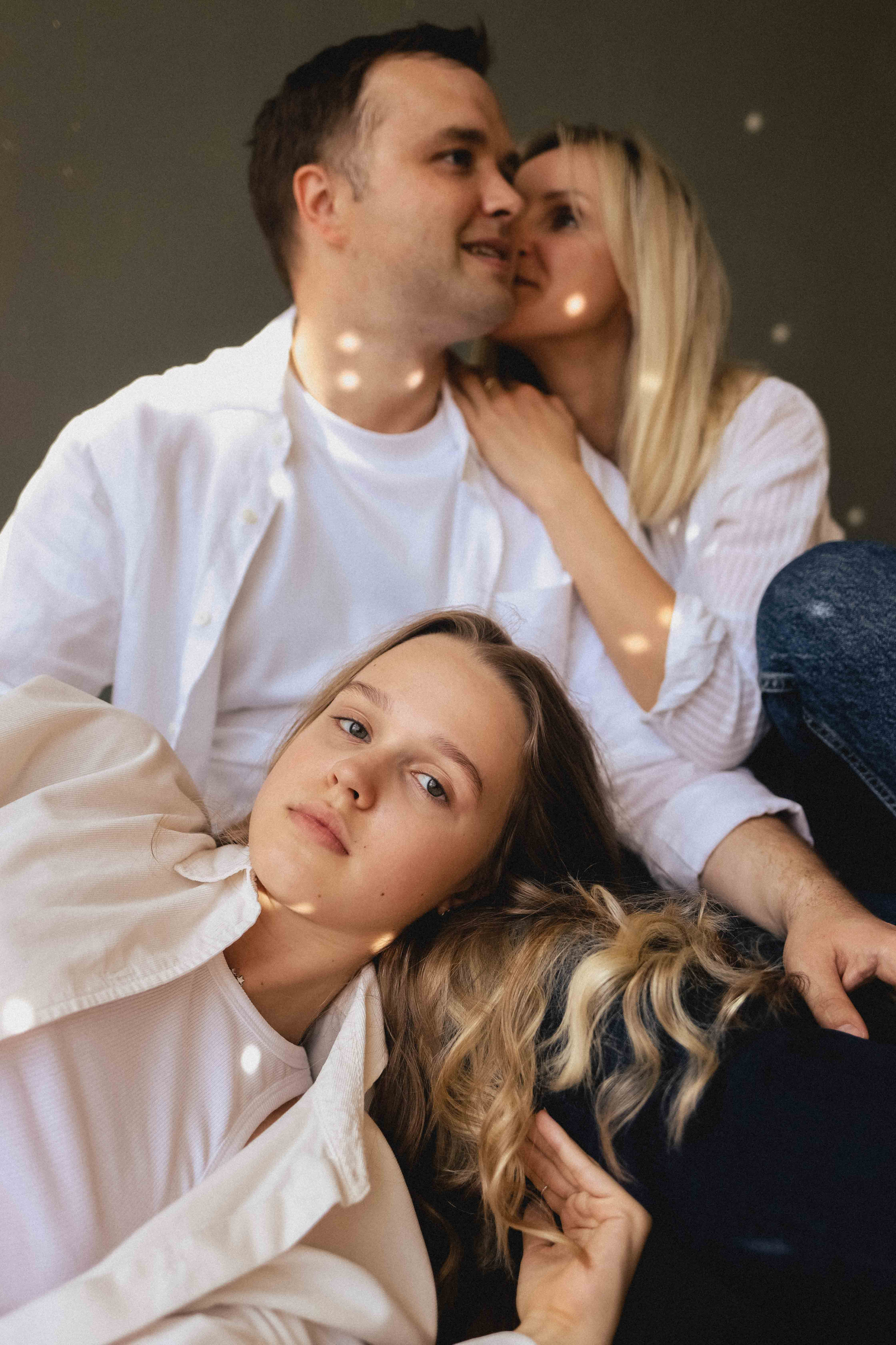 Семья в студии. Семейный фотограф в Москве