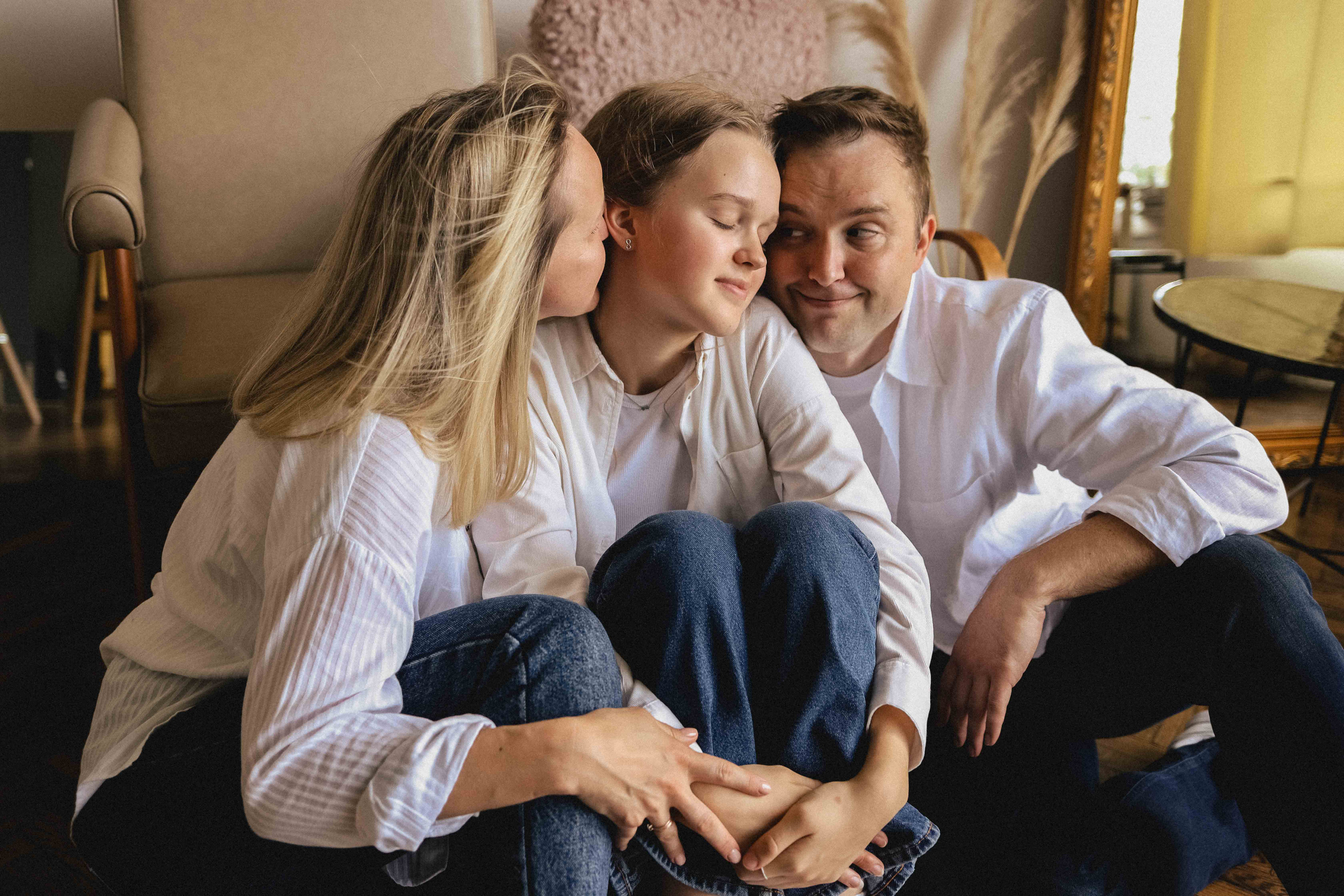 Семья в студии. Семейный фотограф в Москве