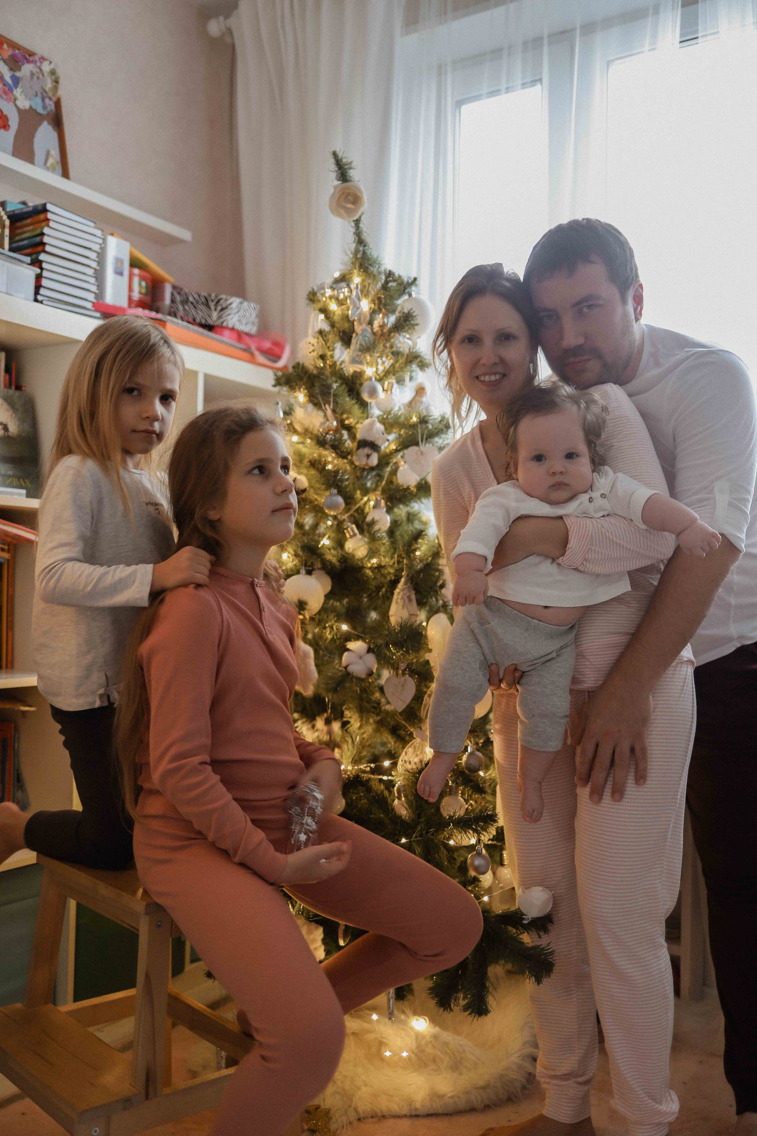 Ира, Андрей, Юля, Даша и Миша. Семейный фотограф в Москве