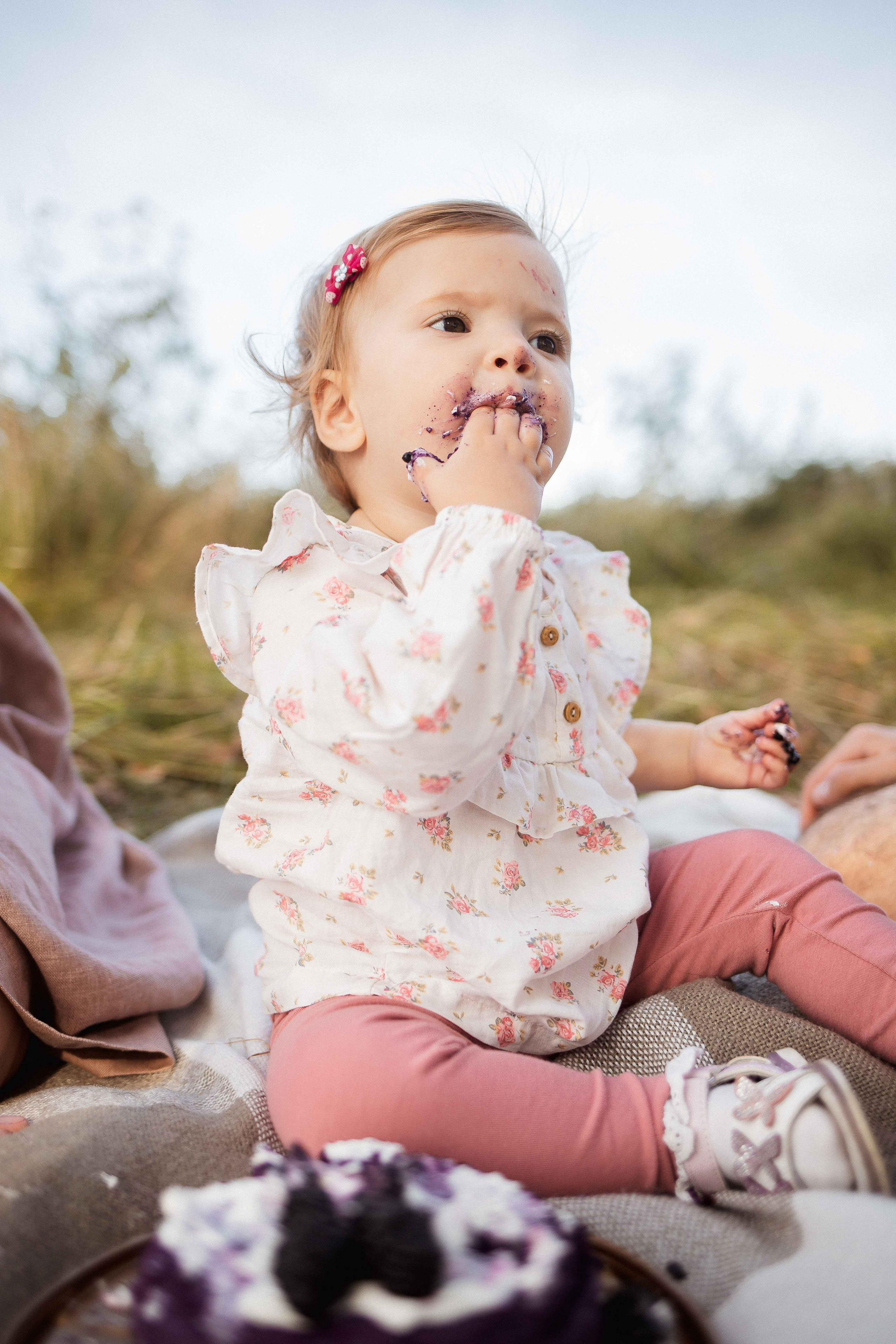 Первый день рождения в формате пикника. Семейный фотограф в Москве