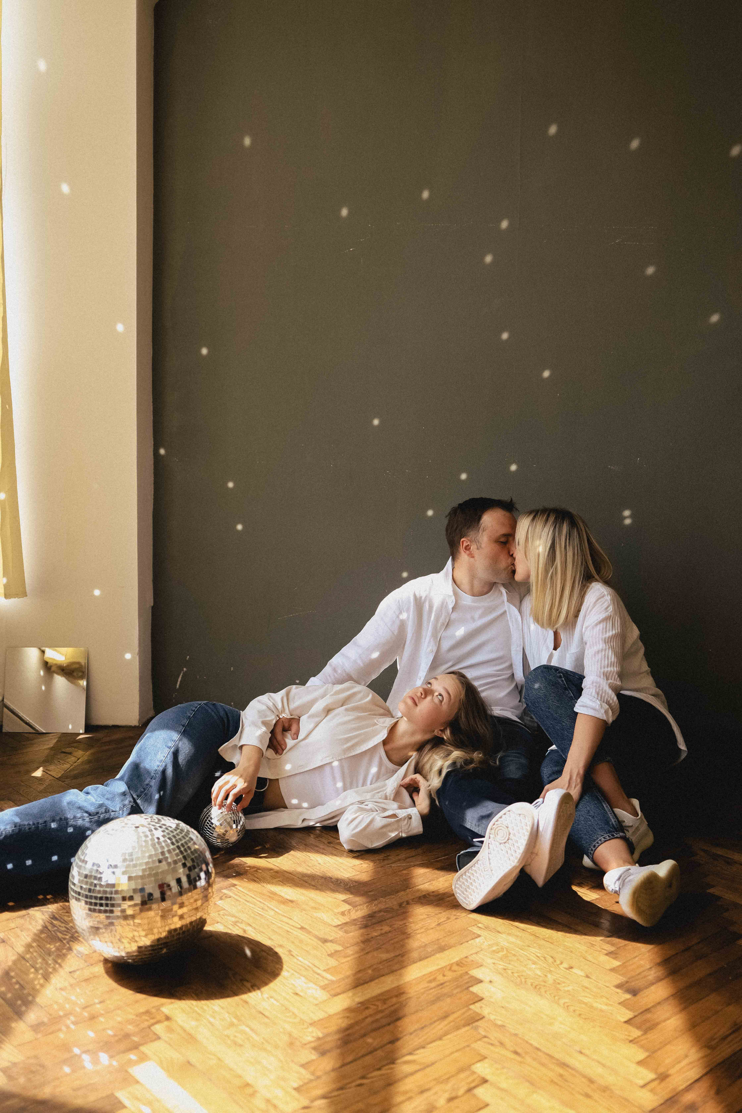 Семья в студии. Семейный фотограф в Москве