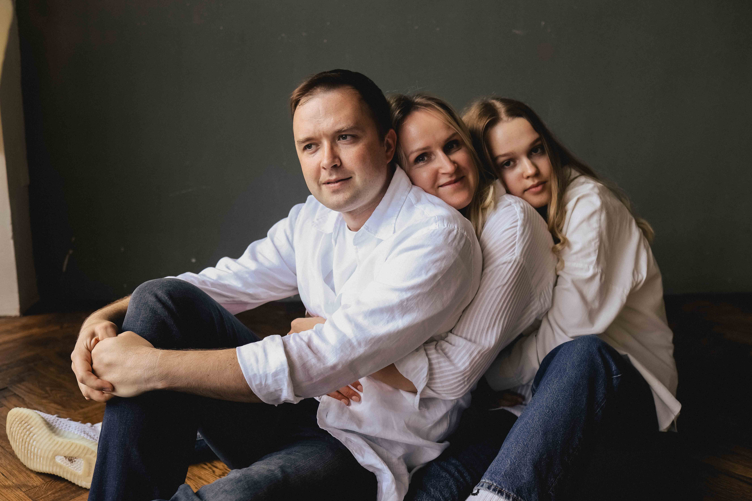 Семья в студии. Семейный фотограф в Москве