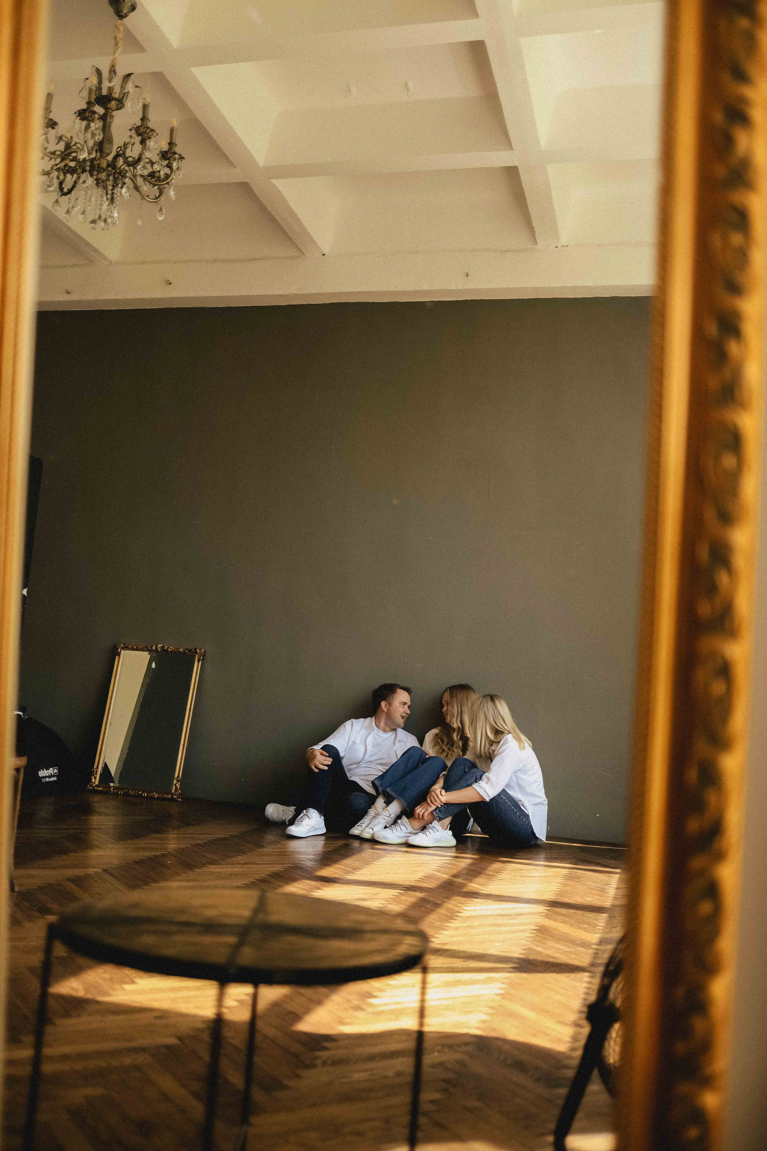 Семья в студии. Семейный фотограф в Москве