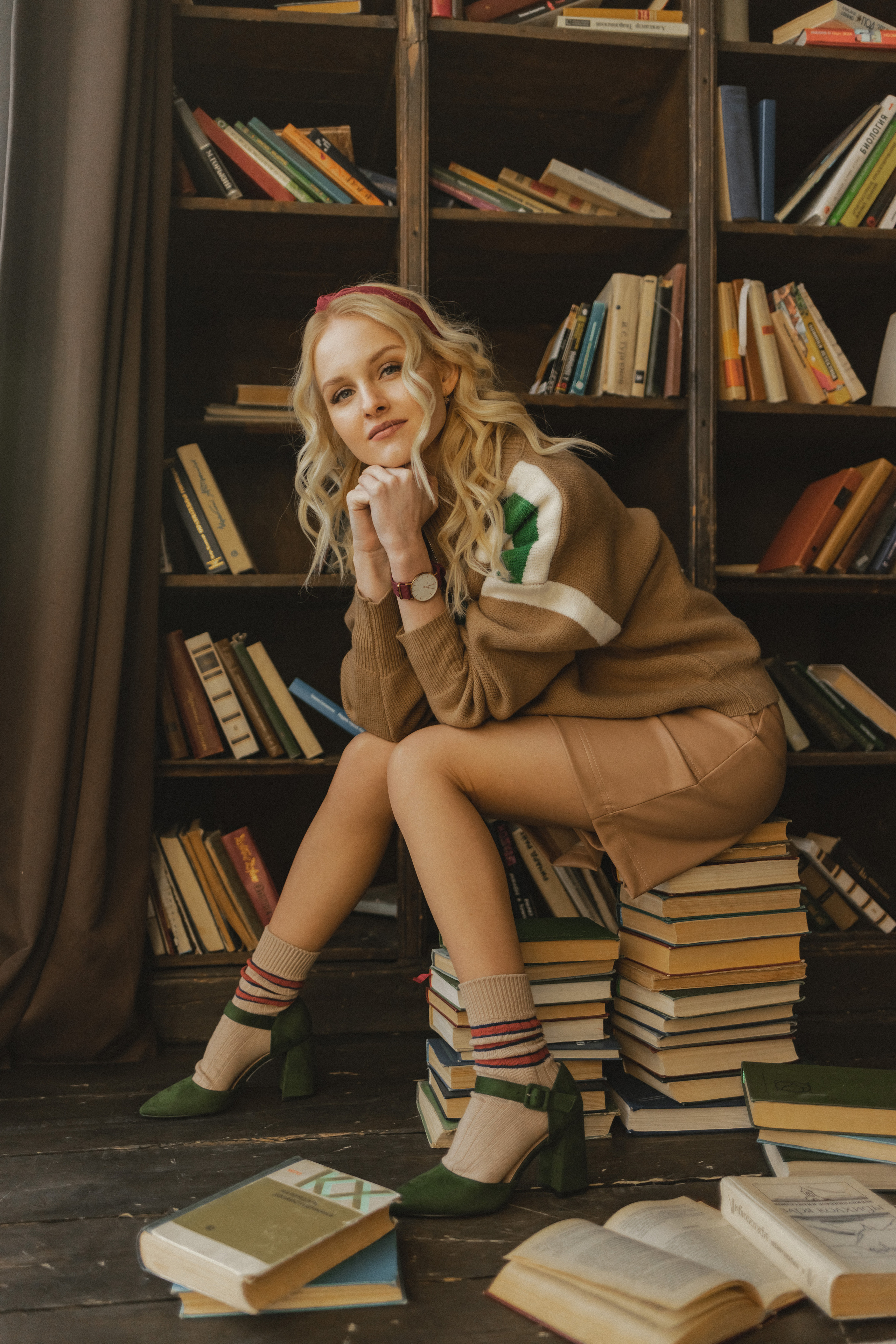 Кристина в поисках книг. Семейный фотограф в Москве