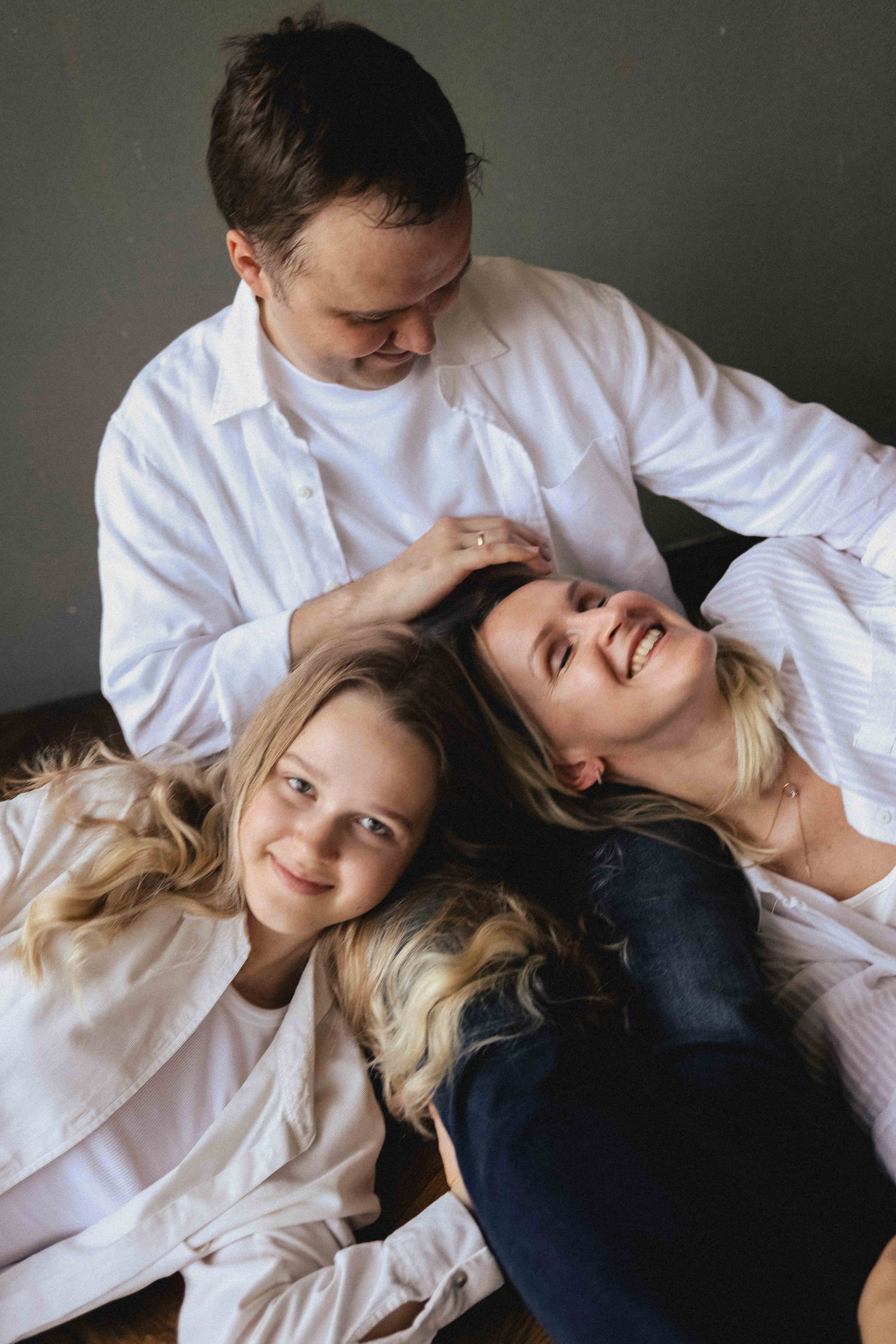 Семья в студии. Семейный фотограф в Москве