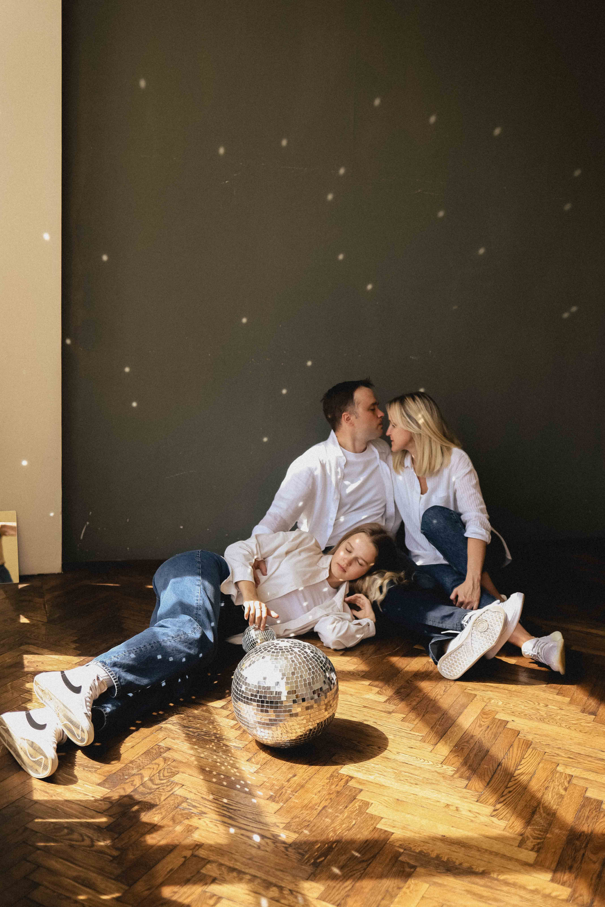 Семья в студии. Семейный фотограф в Москве