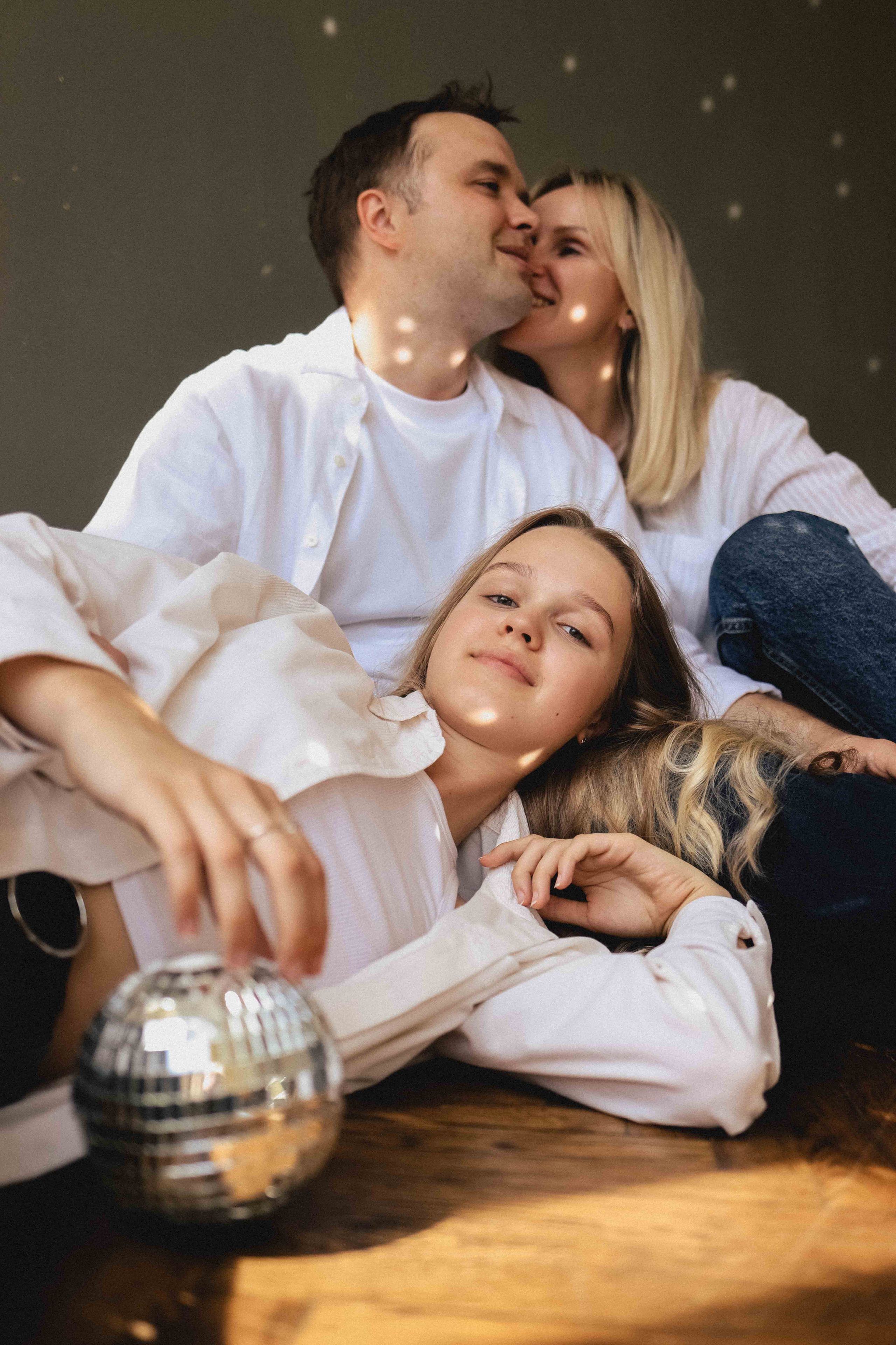 Семья в студии. Семейный фотограф в Москве