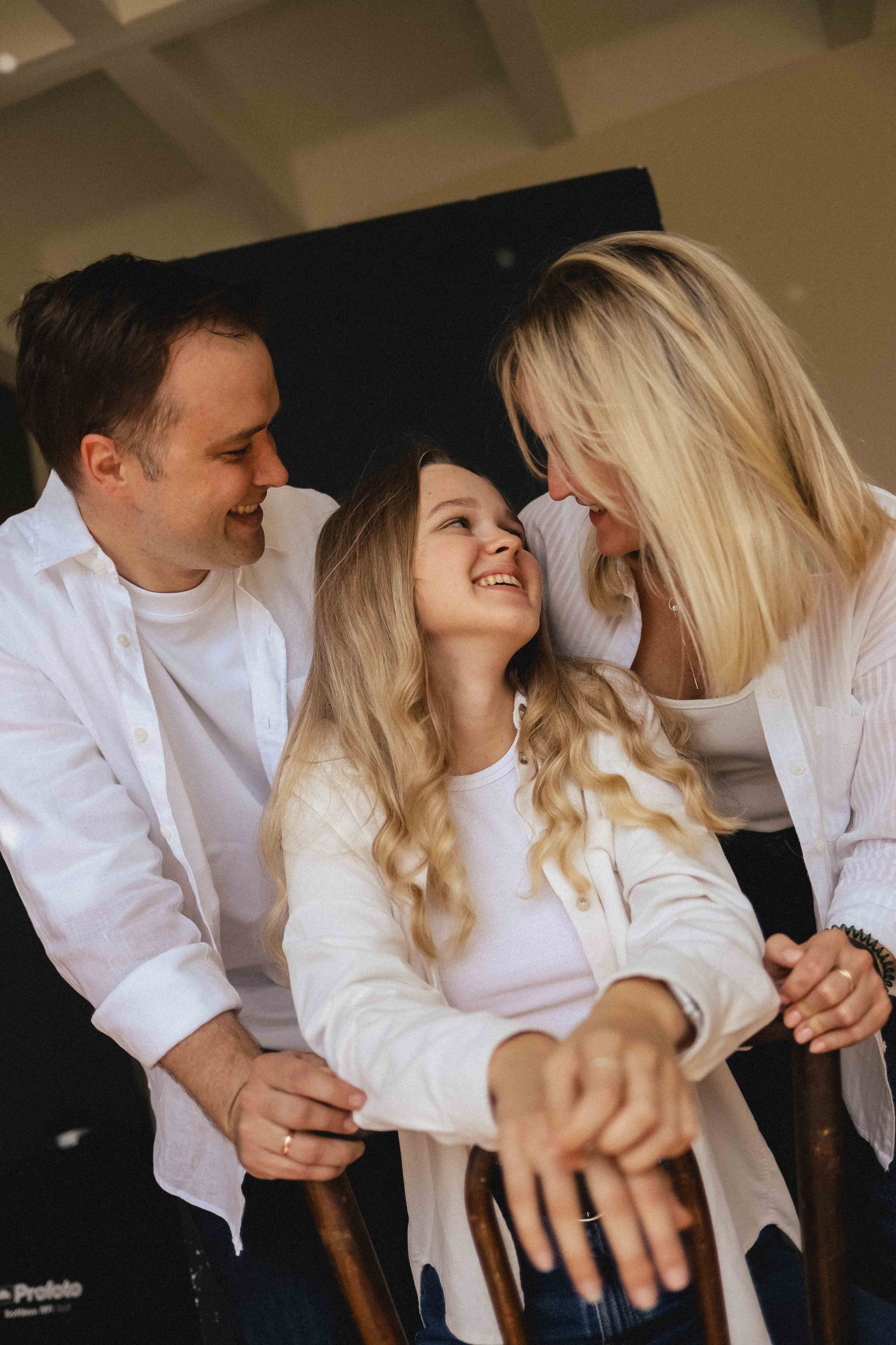 Семья в студии. Семейный фотограф в Москве